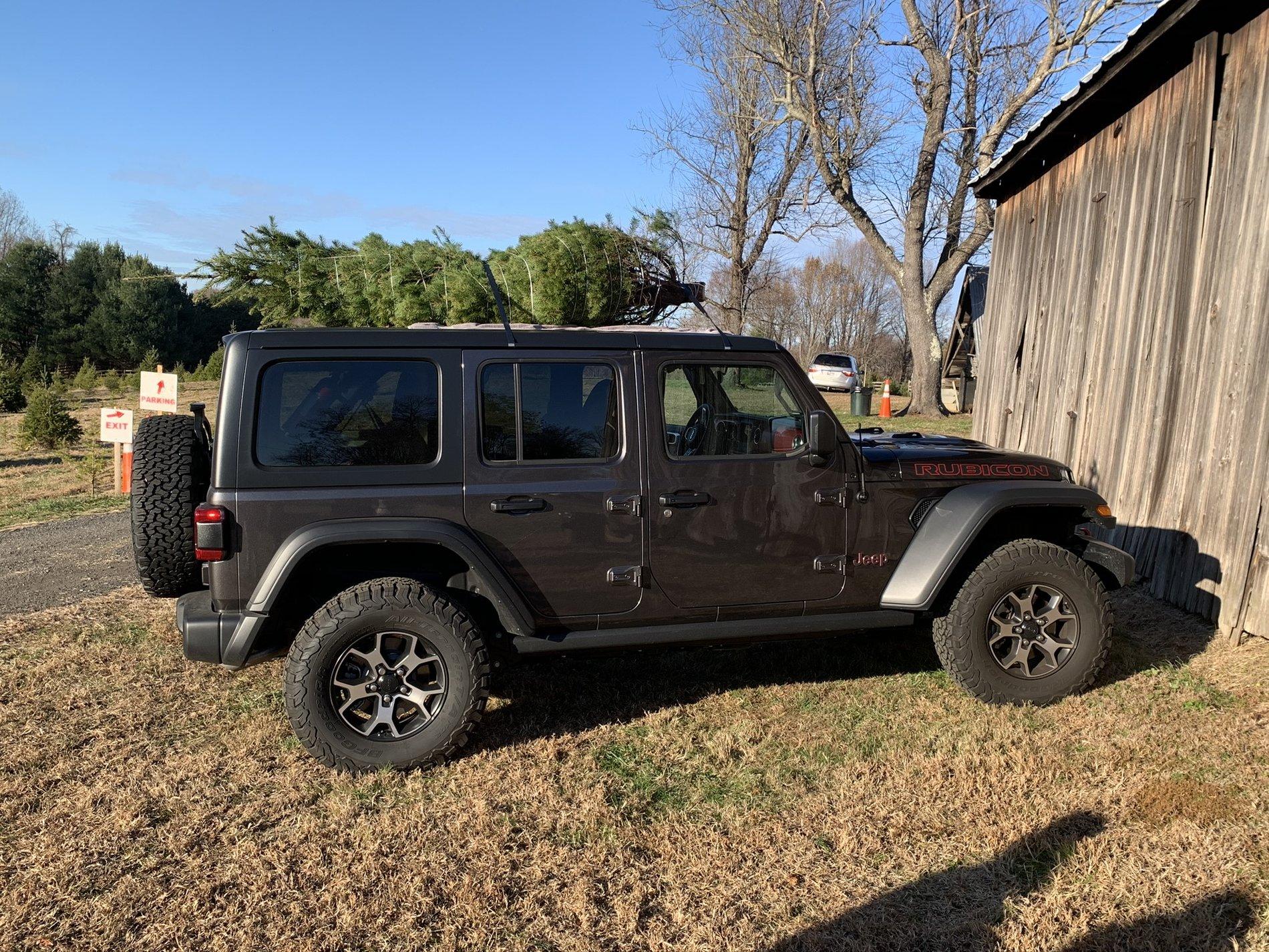 Jeep Wrangler JL Christmas Jeeps 65E36C5E-435E-47A0-BF03-CE6CF12EB5B8