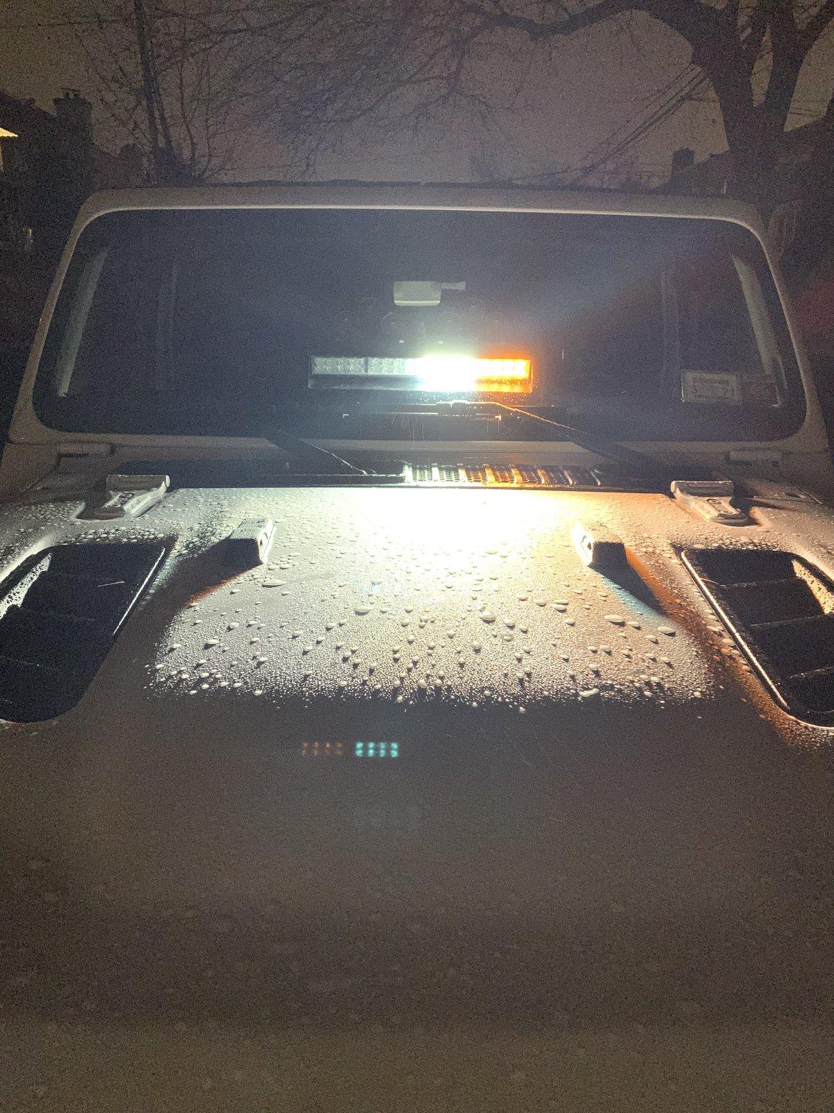 Jeep Wrangler JL Interior strobe light. 4CB13CEB-A6C5-4E66-9B1A-4954210B6128