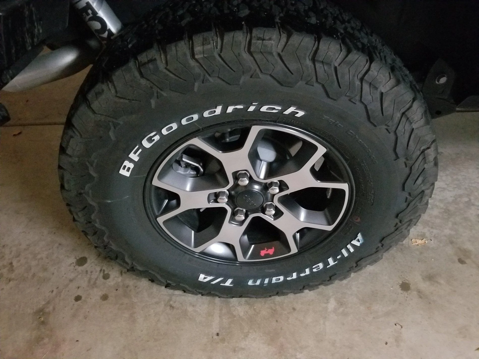 Jeep Wrangler JL 2018 Rubicon KO2 tires 20191202_174416