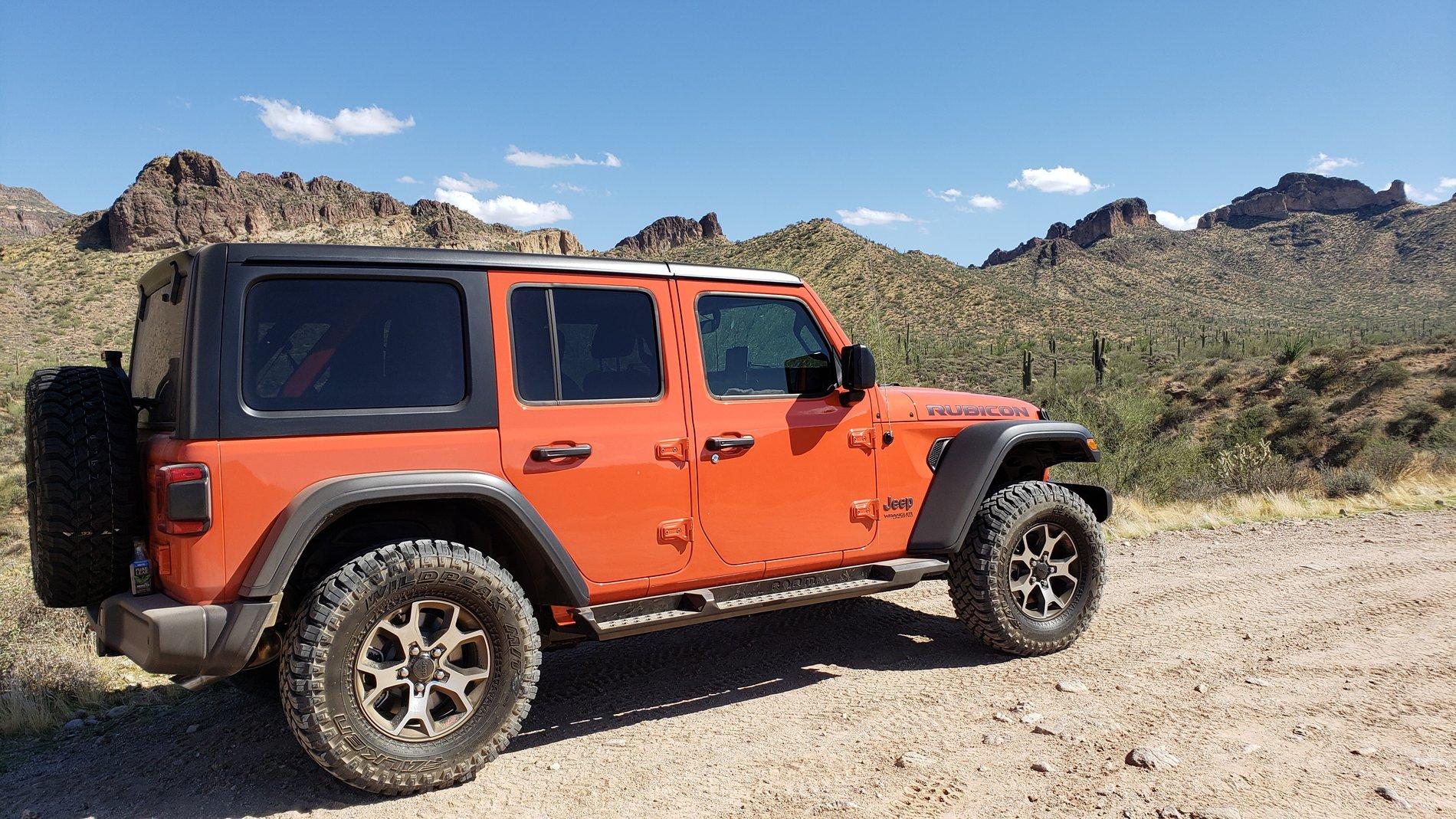 Jeep Wrangler JL Rocker Panel protection w/steps 6F18E364-AFEE-448B-B182-93930FAA528F