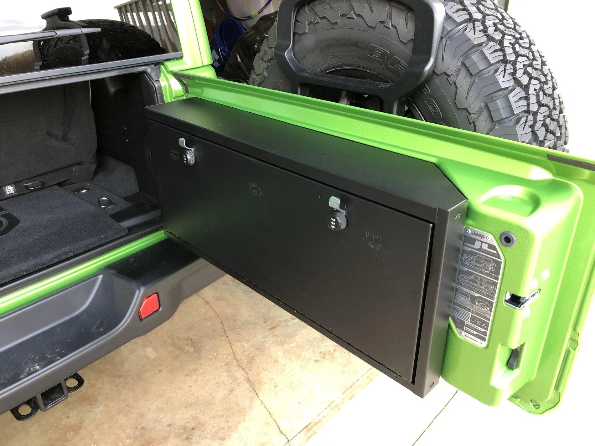 Jeep Wrangler JL Tuffy Tailgate Box/table? IMG_2232