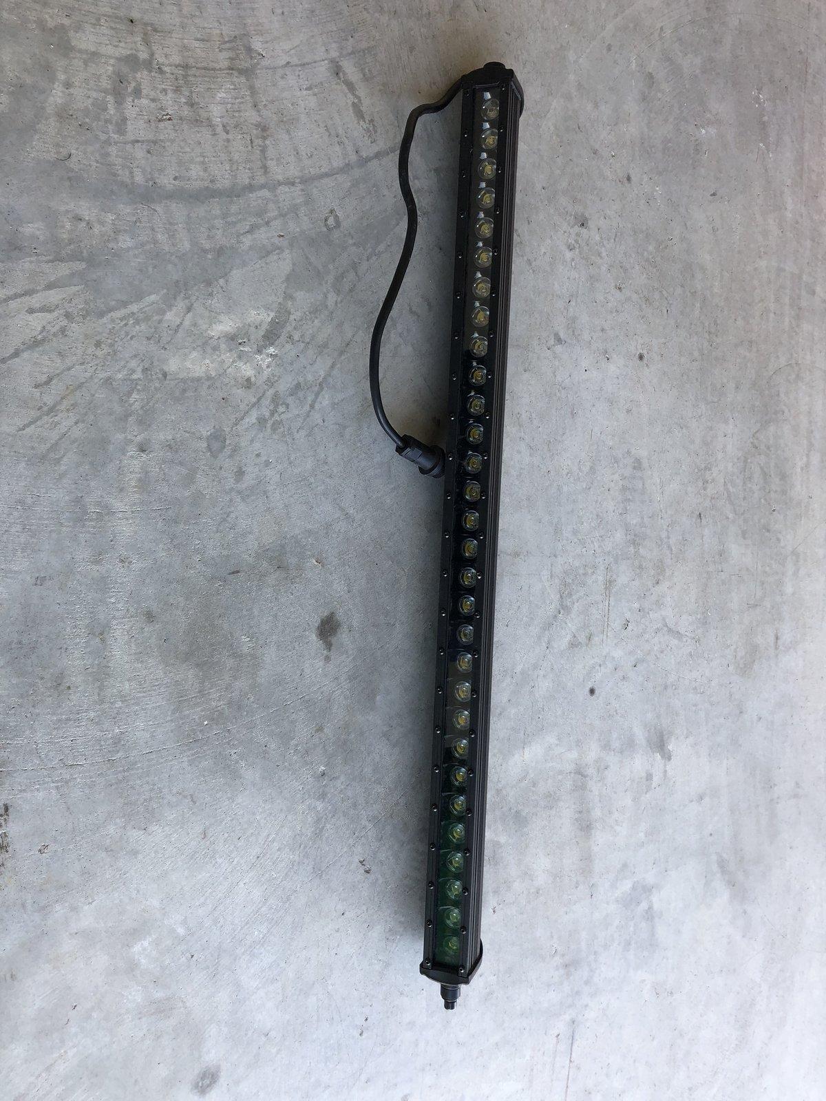 Jeep Wrangler JL Rough Country hood light EA2EC67B-B483-4F9E-A7A2-2B6155817109
