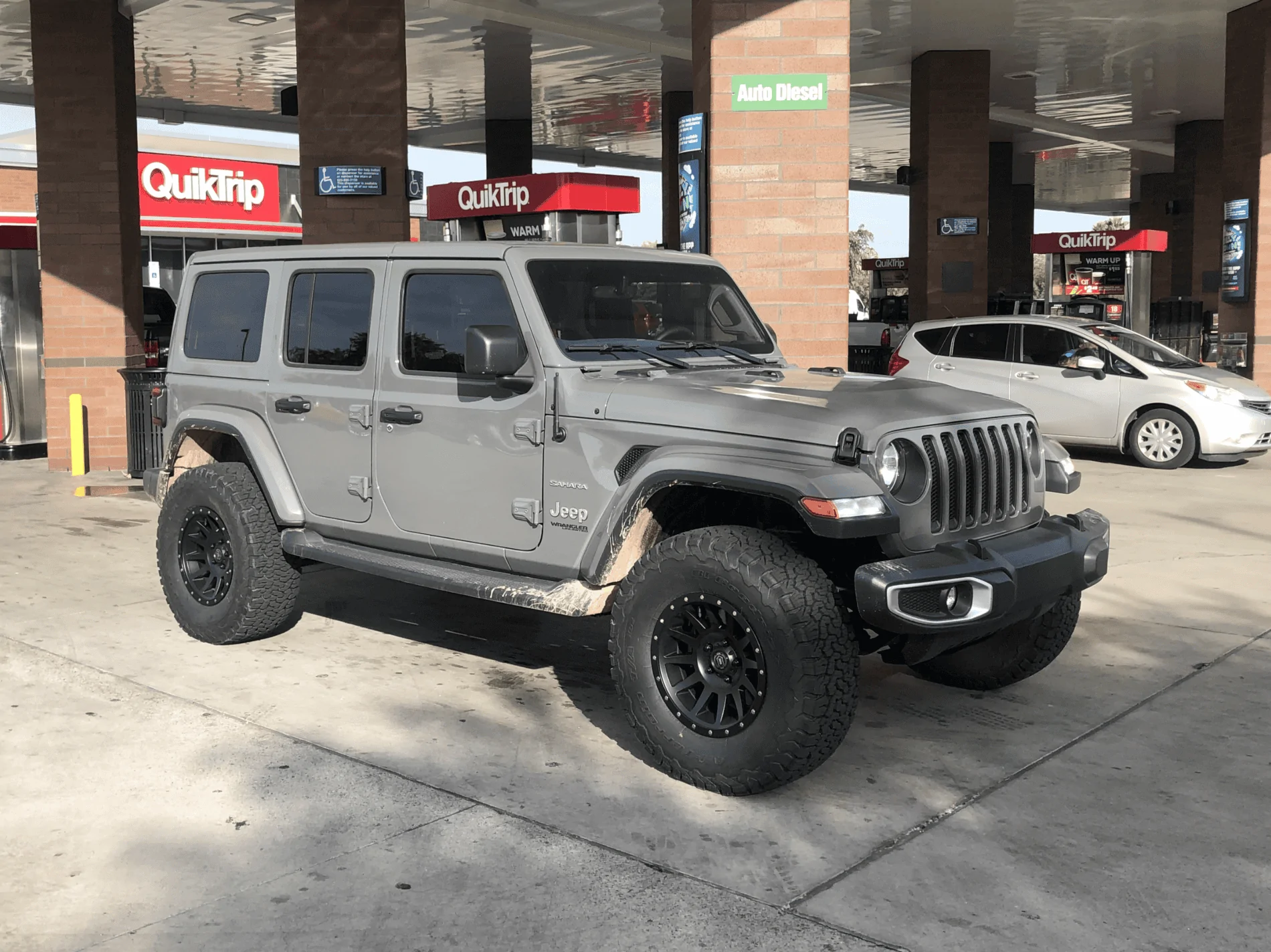 Jeep Wrangler JL Icon wheels A3BE8A40-B72F-4E37-85E8-0D1B7F69E375