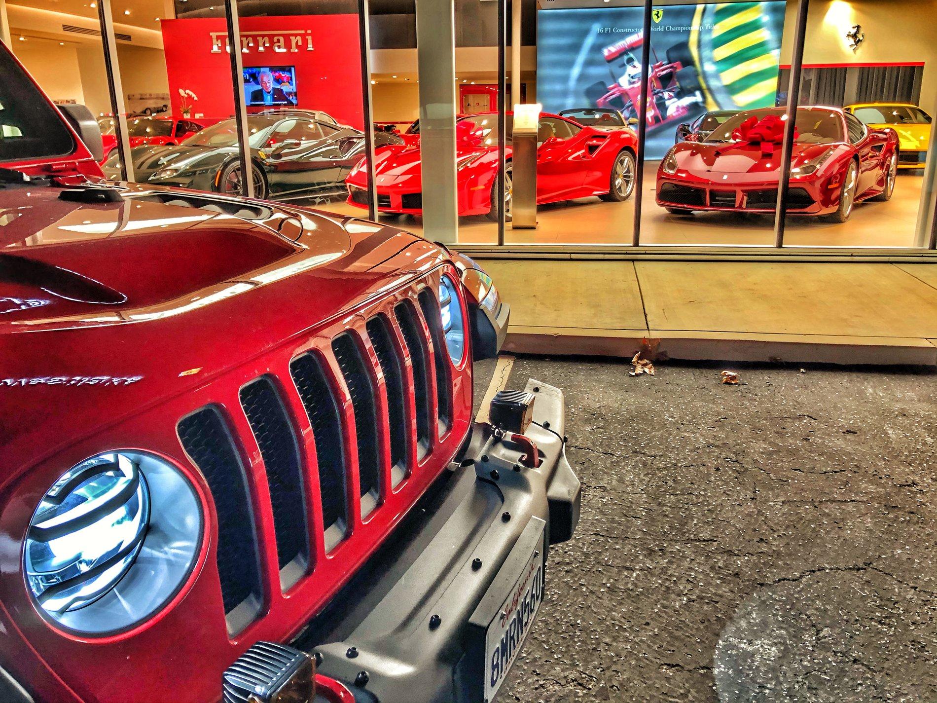 Jeep Wrangler JL Hanging with friends D68EAB9E-4BD1-4F3F-95A7-D3E00D707F36