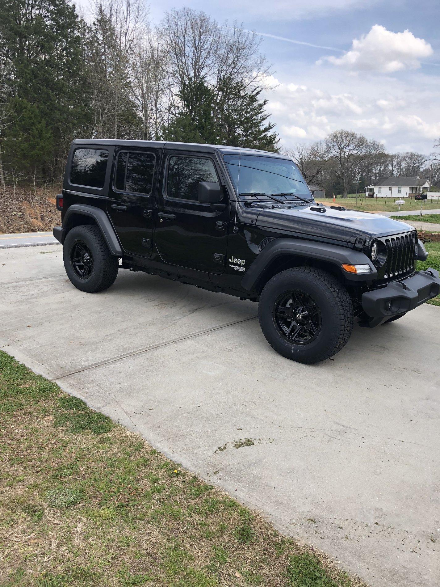 Jeep Wrangler JL BLACK Wrangler JL Club E3C66EFA-4D15-4653-AD73-75E472DCE64F