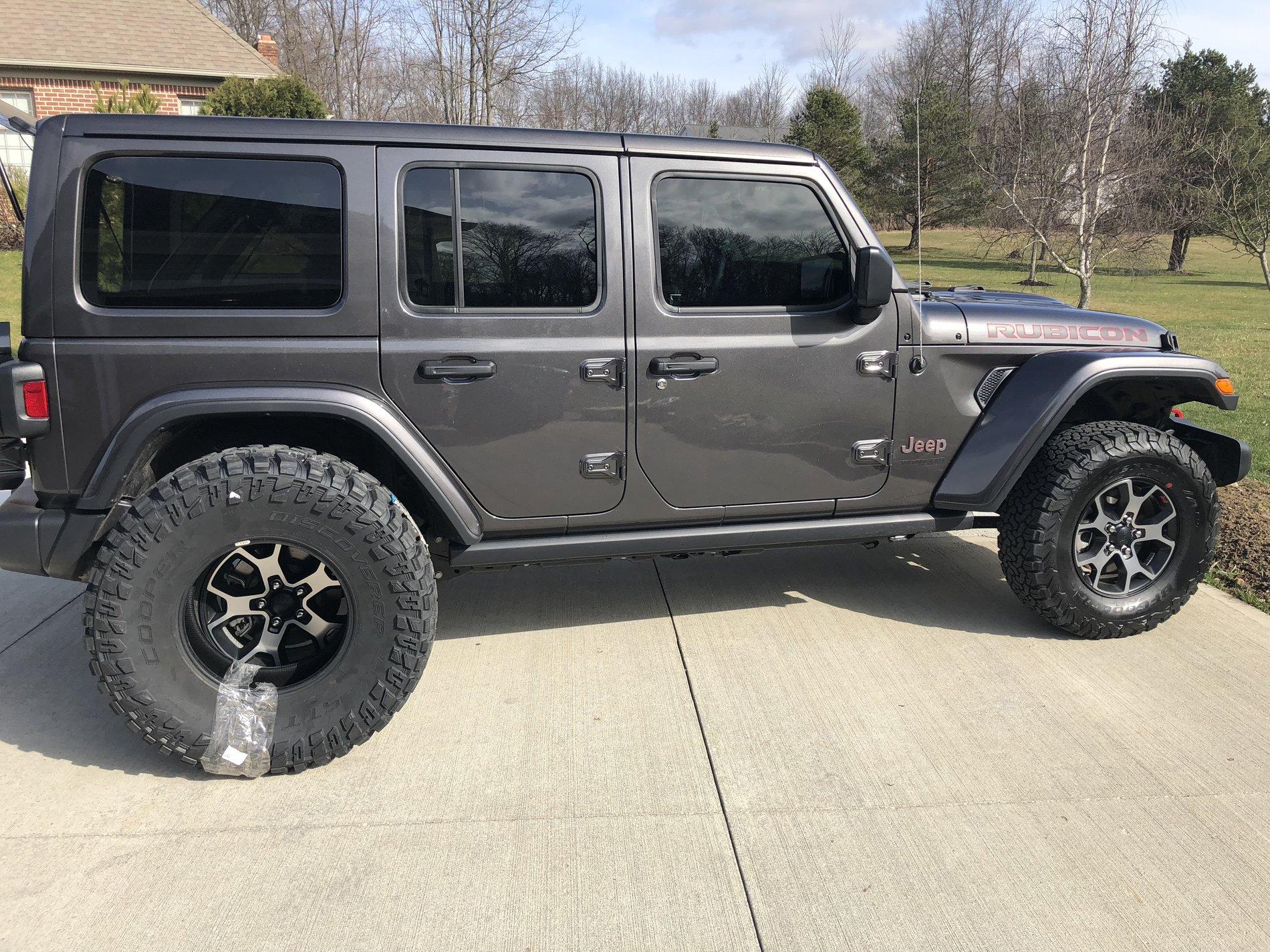 Jeep Wrangler JL GRANITE CRYSTAL METALLIC Wrangler JL Club 50877799-DE45-416B-A5E2-07791D2335B9