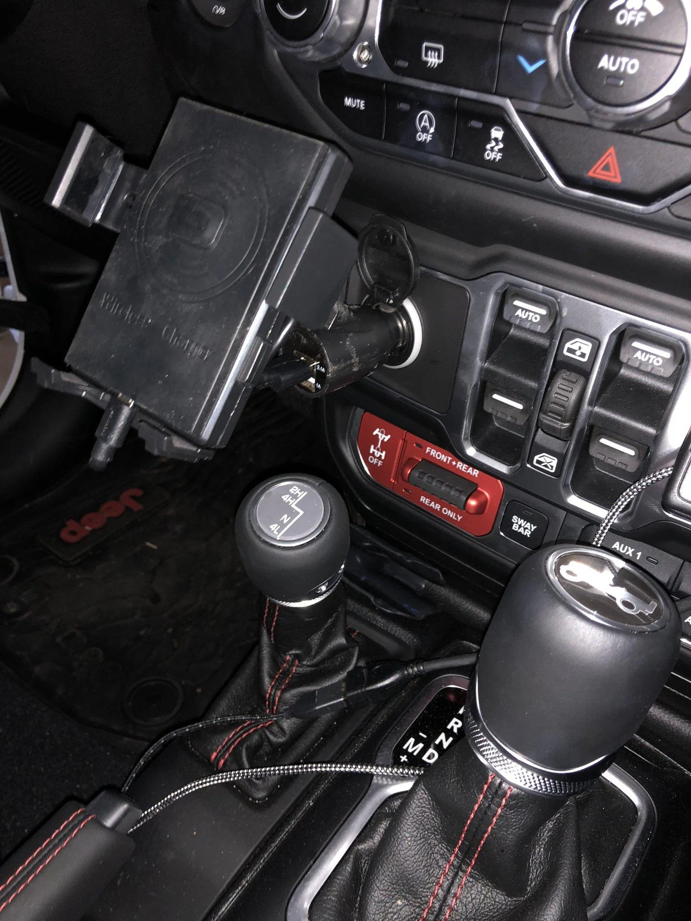 Jeep Wrangler JL JLU Phone Mount IMG_2277
