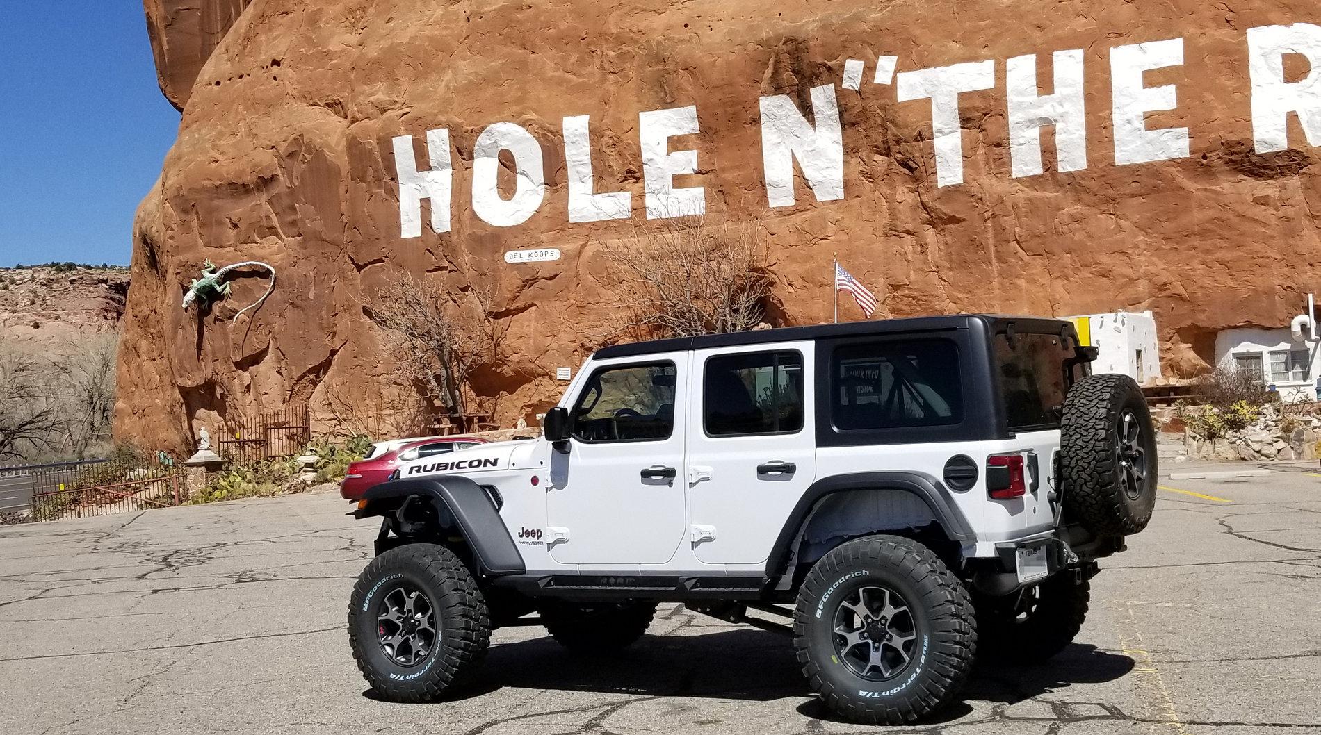 Jeep Wrangler JL Rubicon, Rock Rails + side steps? ROAM Offroad - Side Armor Steps - Road to EJS 0054