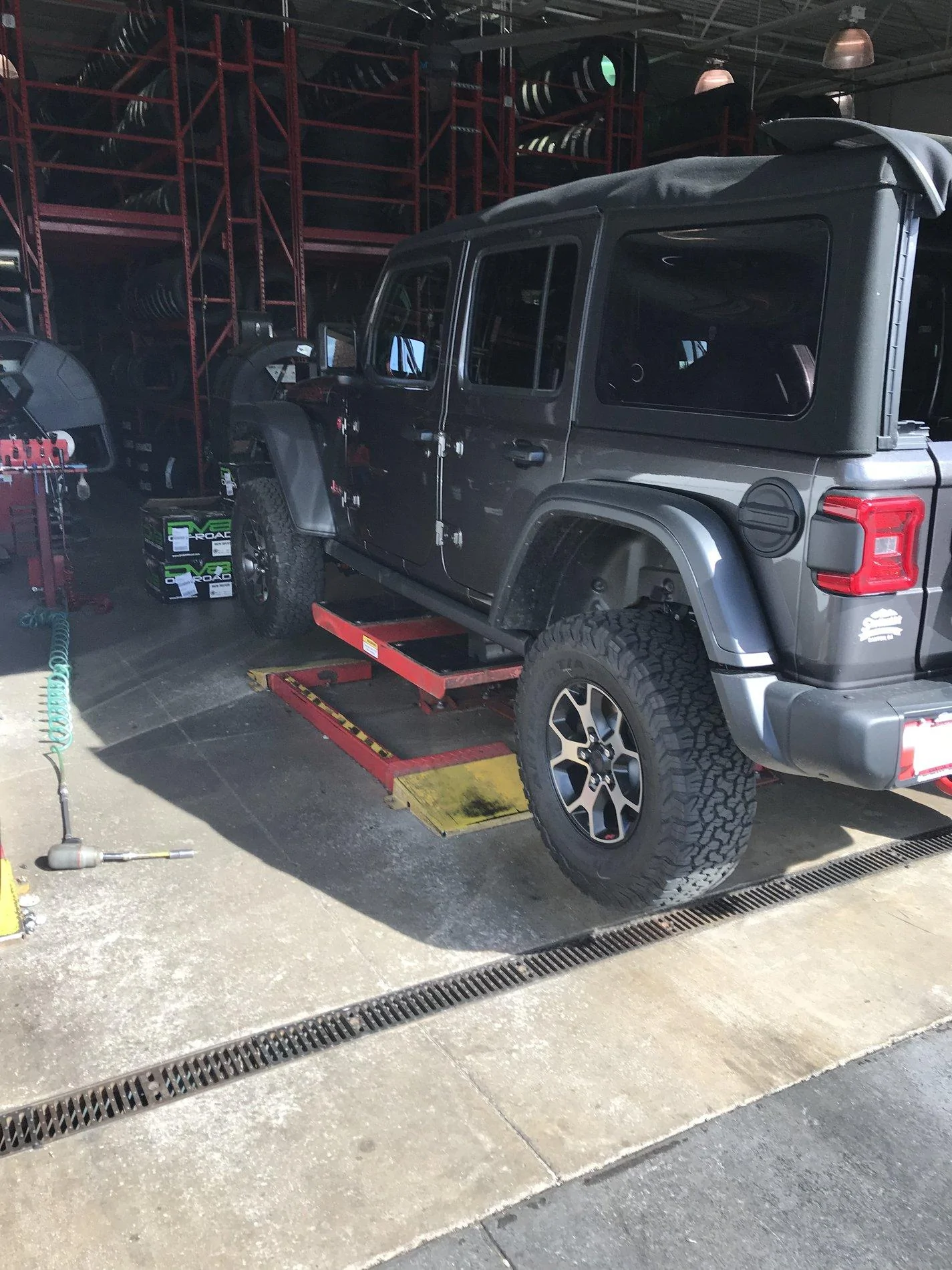 Jeep Wrangler JL GRANITE CRYSTAL METALLIC Wrangler JL Club 182ECCC1-4512-48E1-B731-E0B68A766EC5