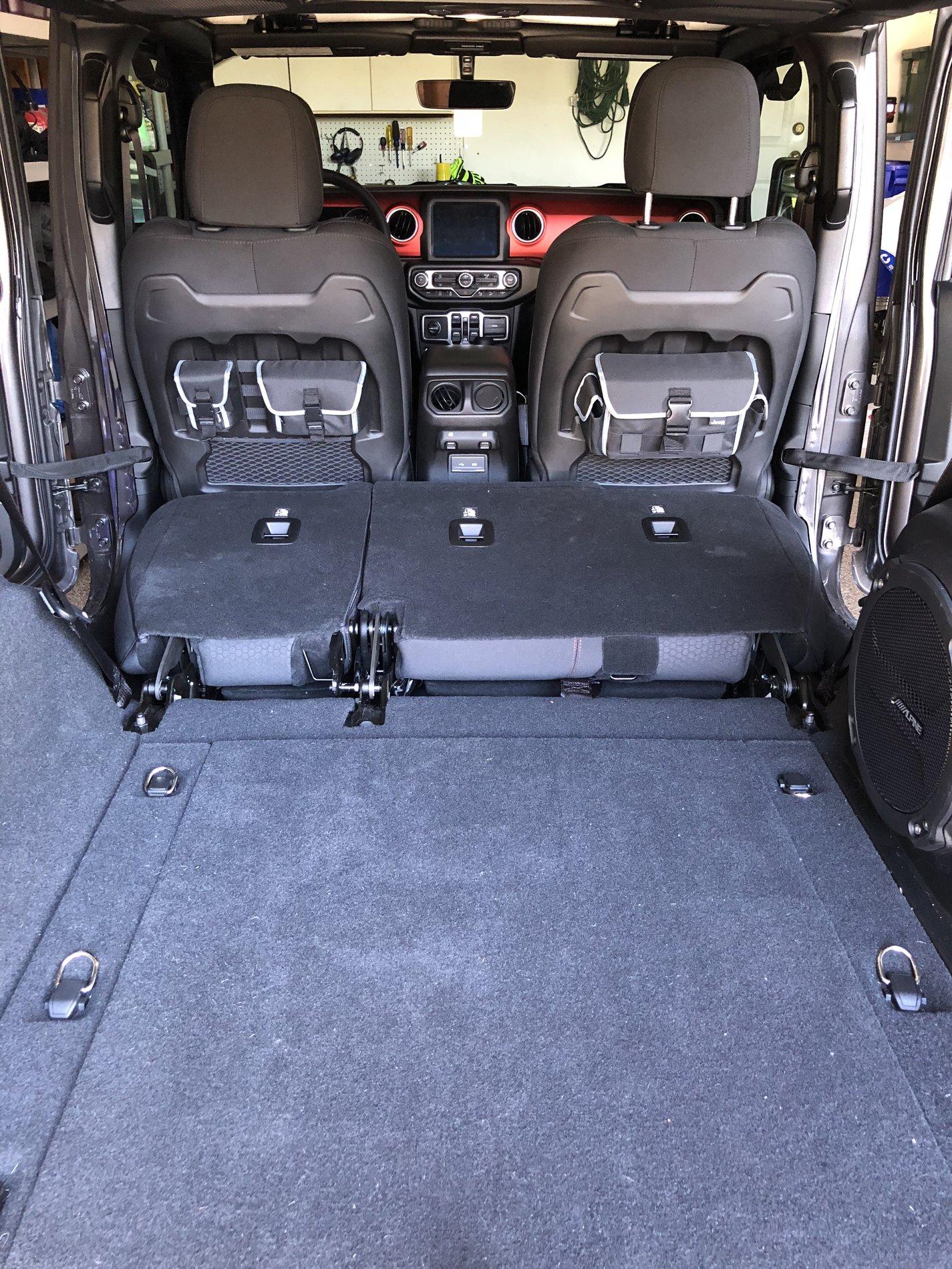 Jeep Wrangler JL Mopar MOLLE storage bags 2E40616D-9B74-4616-A656-BE268656453B