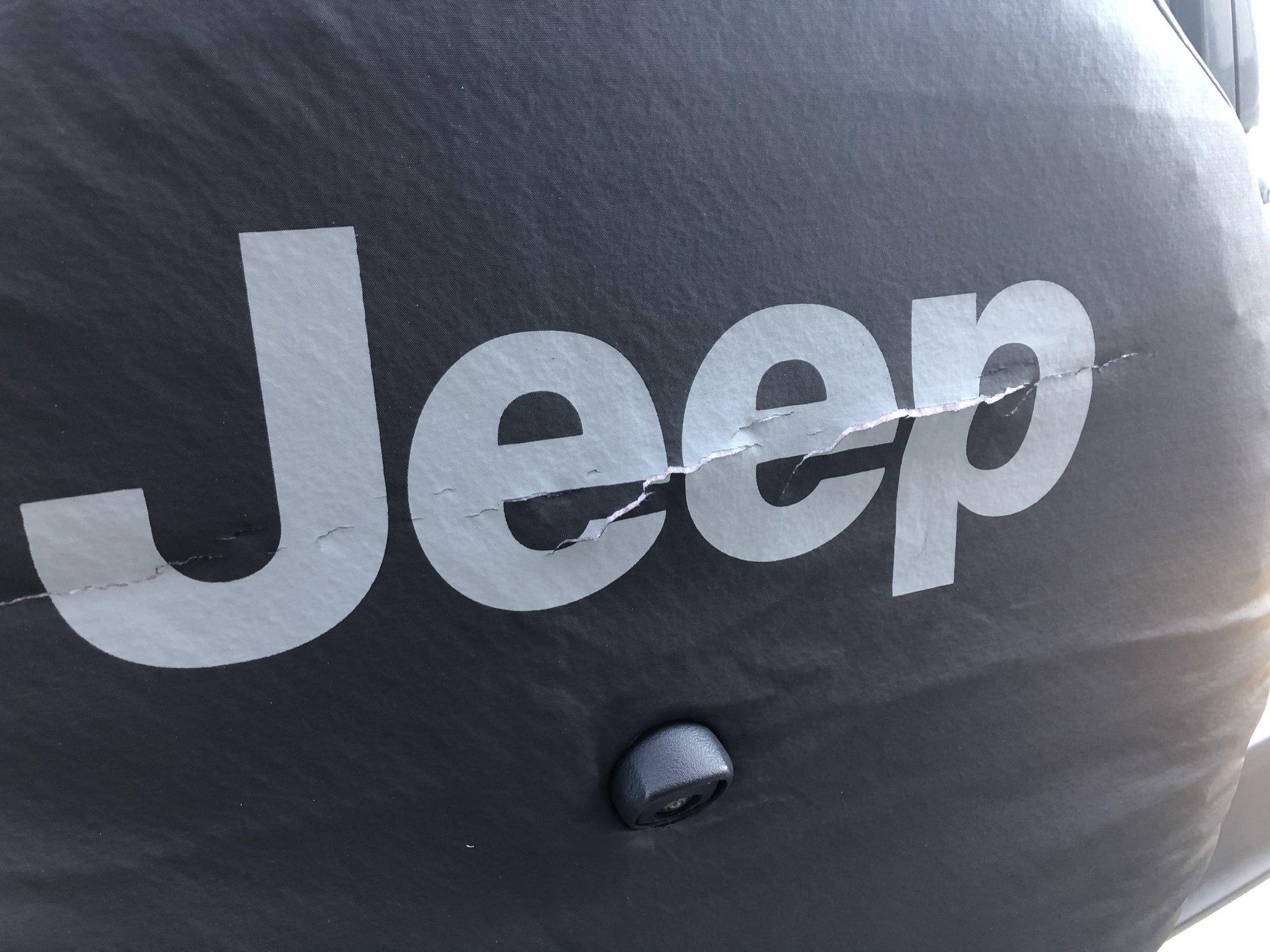 Jeep Wrangler JL Mopar Tire Cover Cracking / Ripped 12207014-F7C5-4E43-8616-7CF148540553