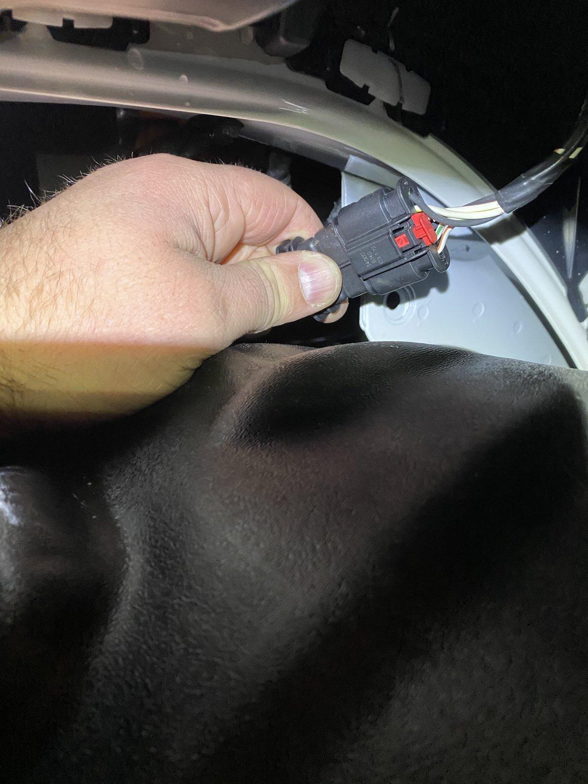 Jeep Wrangler JL How do you unhook the turn harness? 8CD6752A-BF70-4487-8B60-587F8255A3AE
