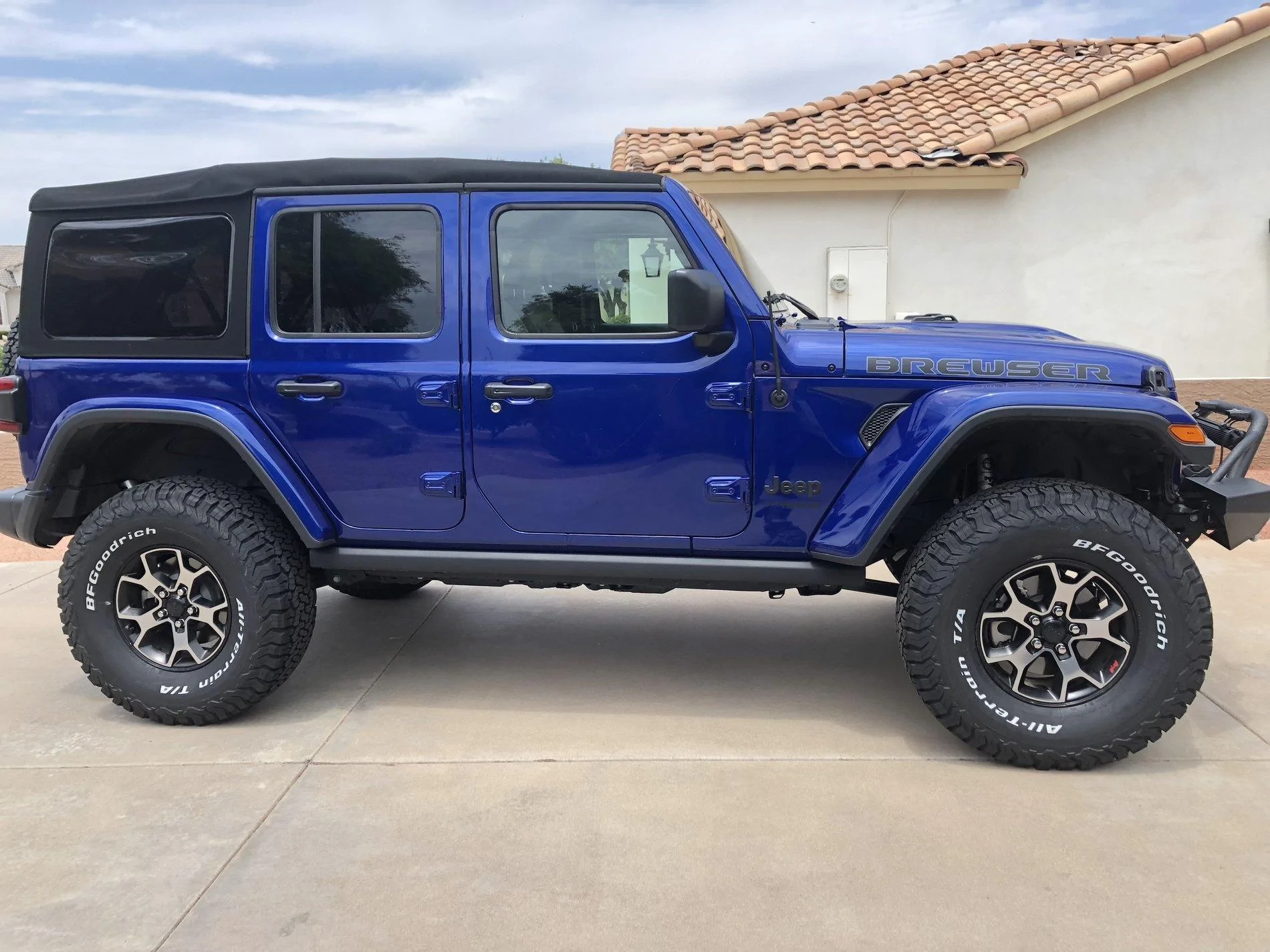 Jeep Wrangler JL white walls in or out?? IMG_7568