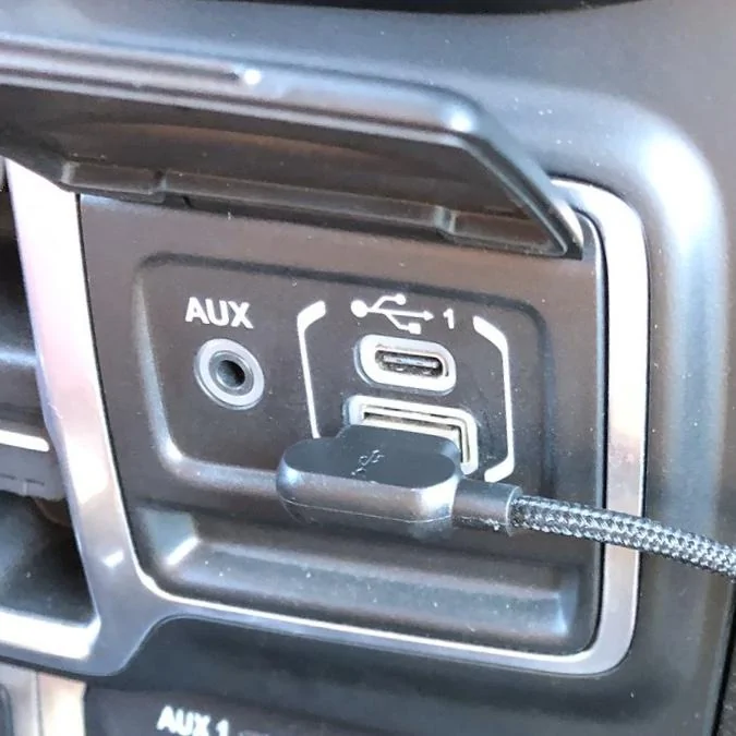 Jeep Wrangler JL Hidden USB port for Uconnect 4 (7”)? C65E52E3-3099-4AE5-9E67-A9D8457B6A59