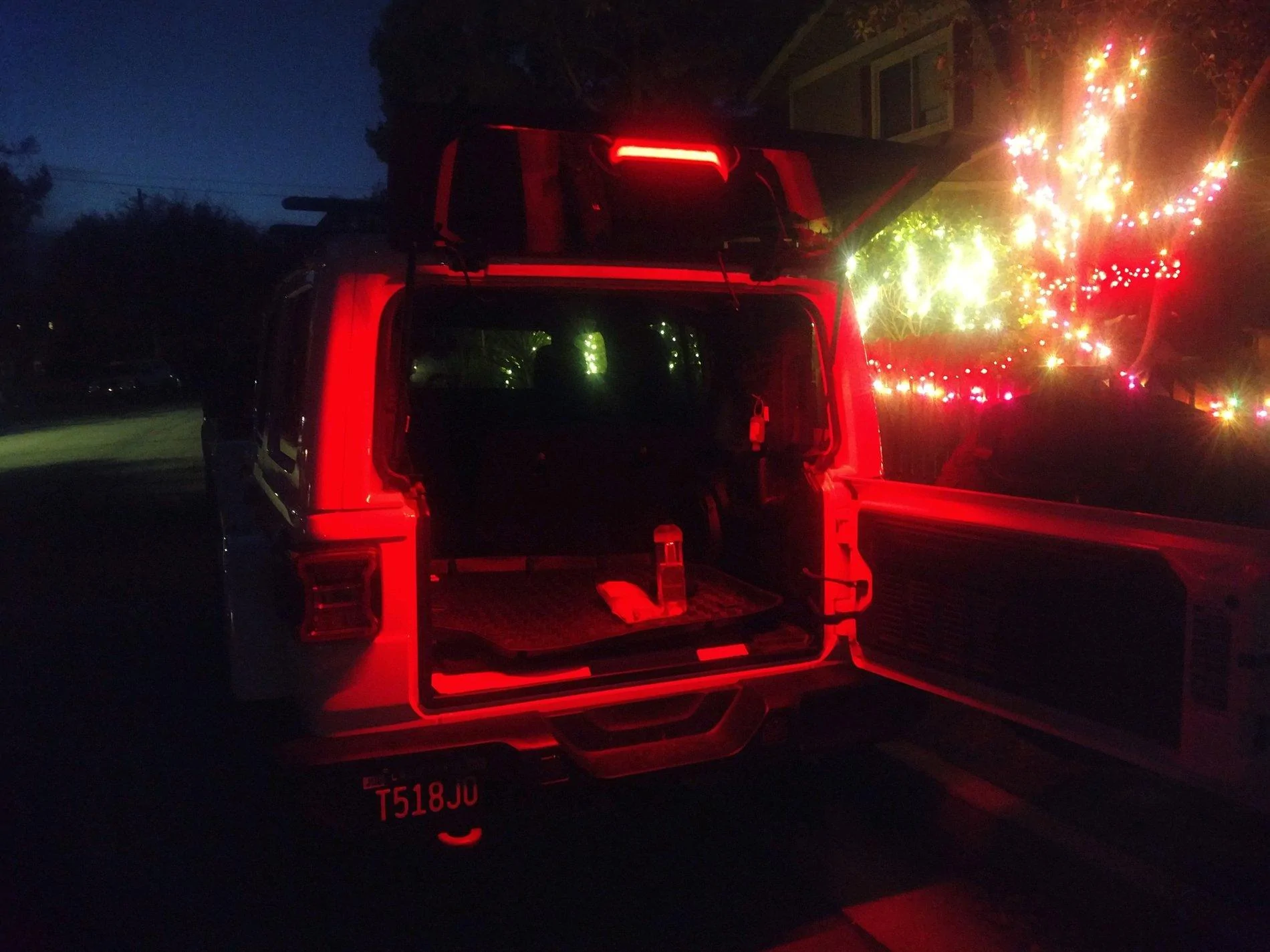 Jeep Wrangler JL DIY: Rear hatch LED light strip IMG_20191214_173939919_BURST000_COVER_TOP