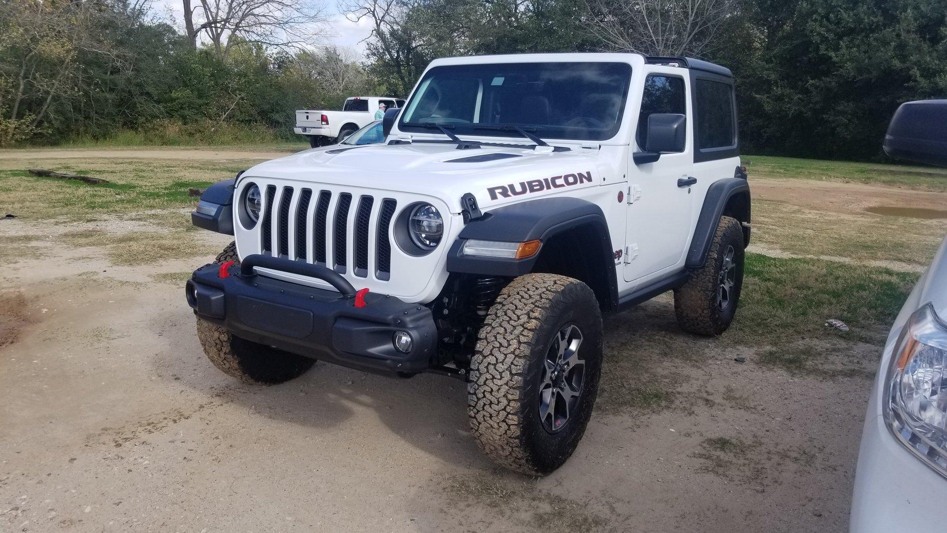 Jeep Wrangler JL WTS - Bright White JLR Grill 2019-12-15 13.37.55