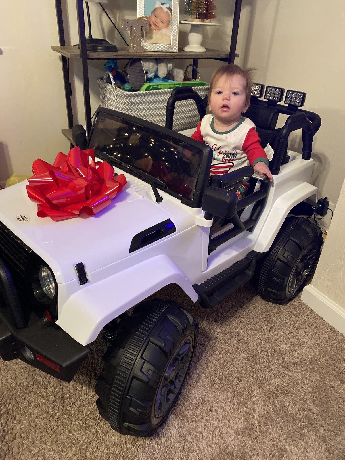 Jeep Wrangler JL Merry Christmas 8BBA0D0D-7012-4EEE-AA5A-EE89AF467F8C