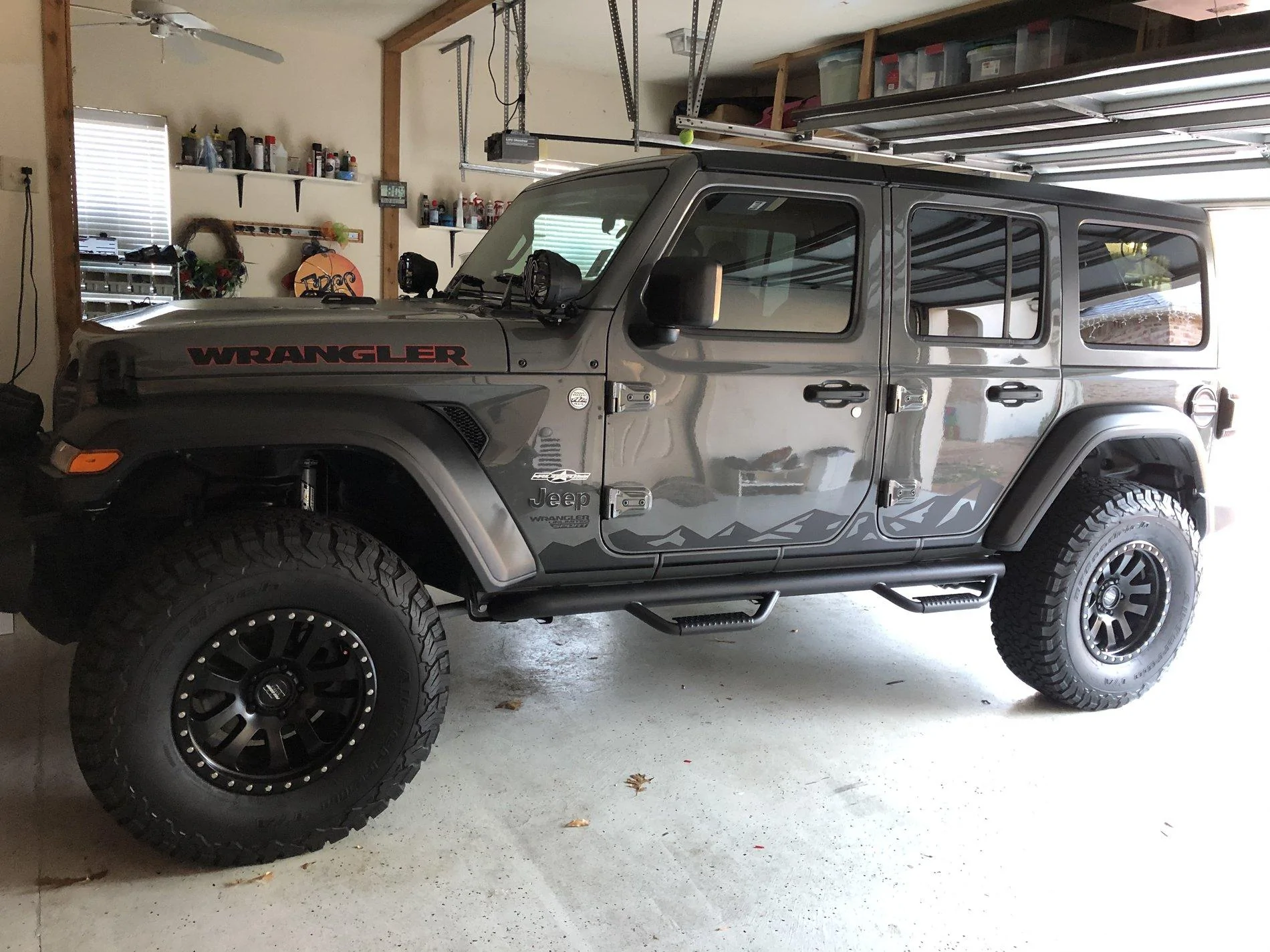Jeep Wrangler JL Side Graphics on 2020 JLRU 7992C296-F277-4C73-A115-40B9E45316E2