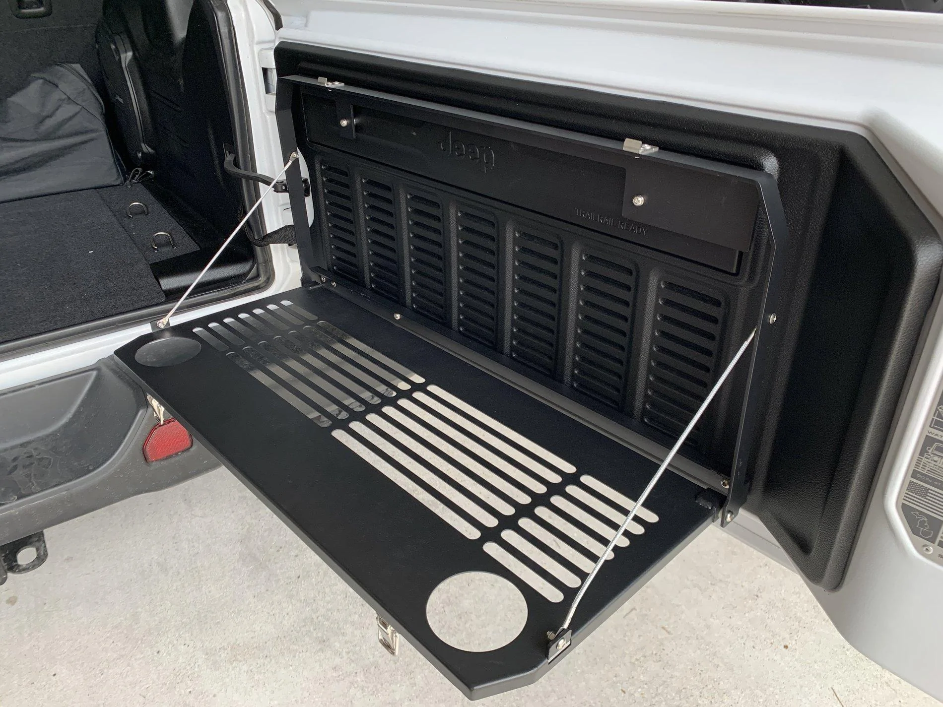 Jeep Wrangler JL What Tailgate Table do you run? 561BDA57-61AF-4CCD-A321-66564A83FA9D