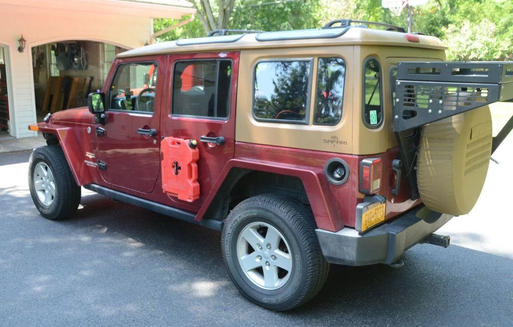 Jeep Wrangler JL gas can DoorRotoMRHinges1_zpsstla6dh0