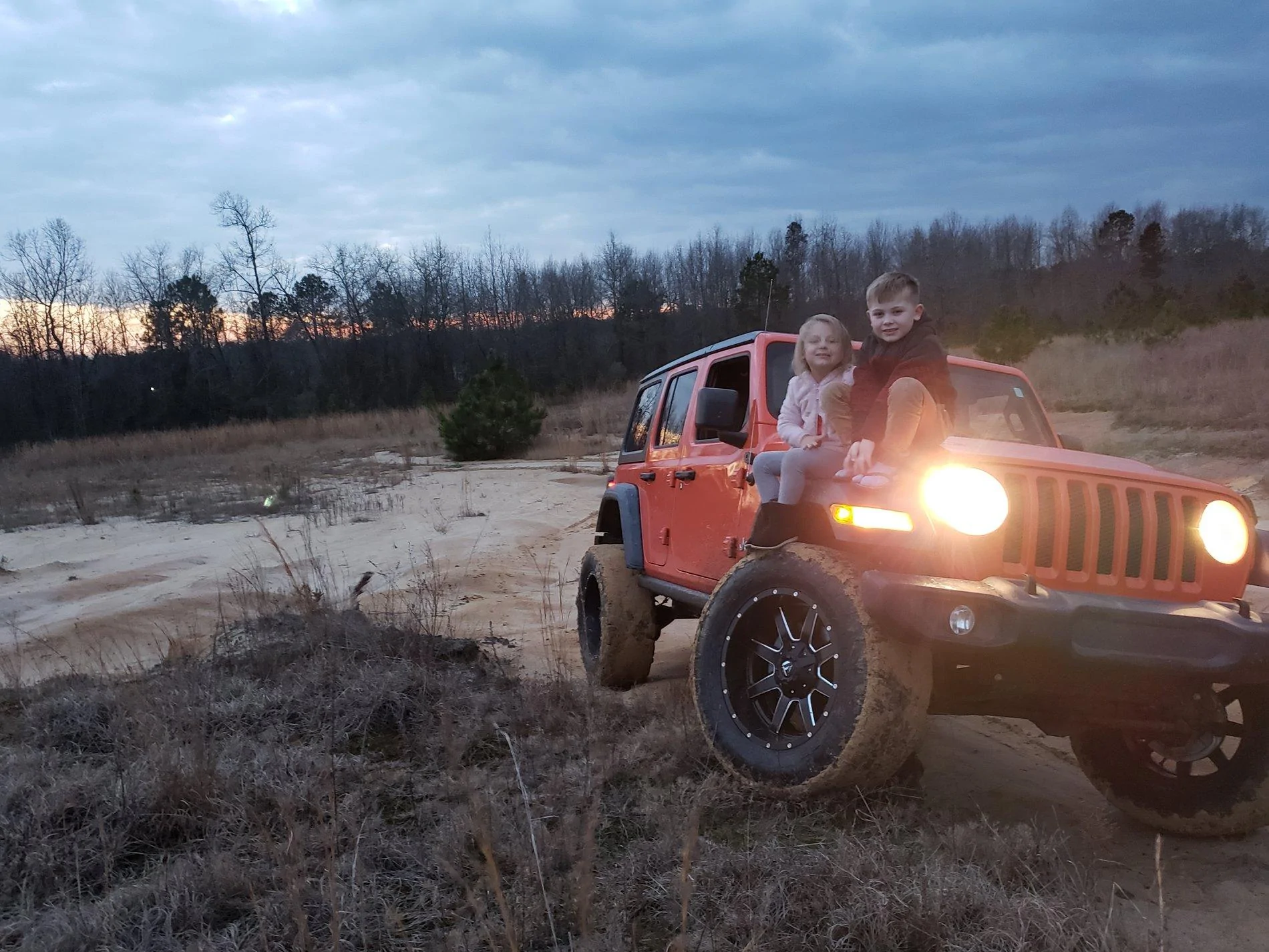 Jeep Wrangler JL 'Looking for mud' 20200103_173011