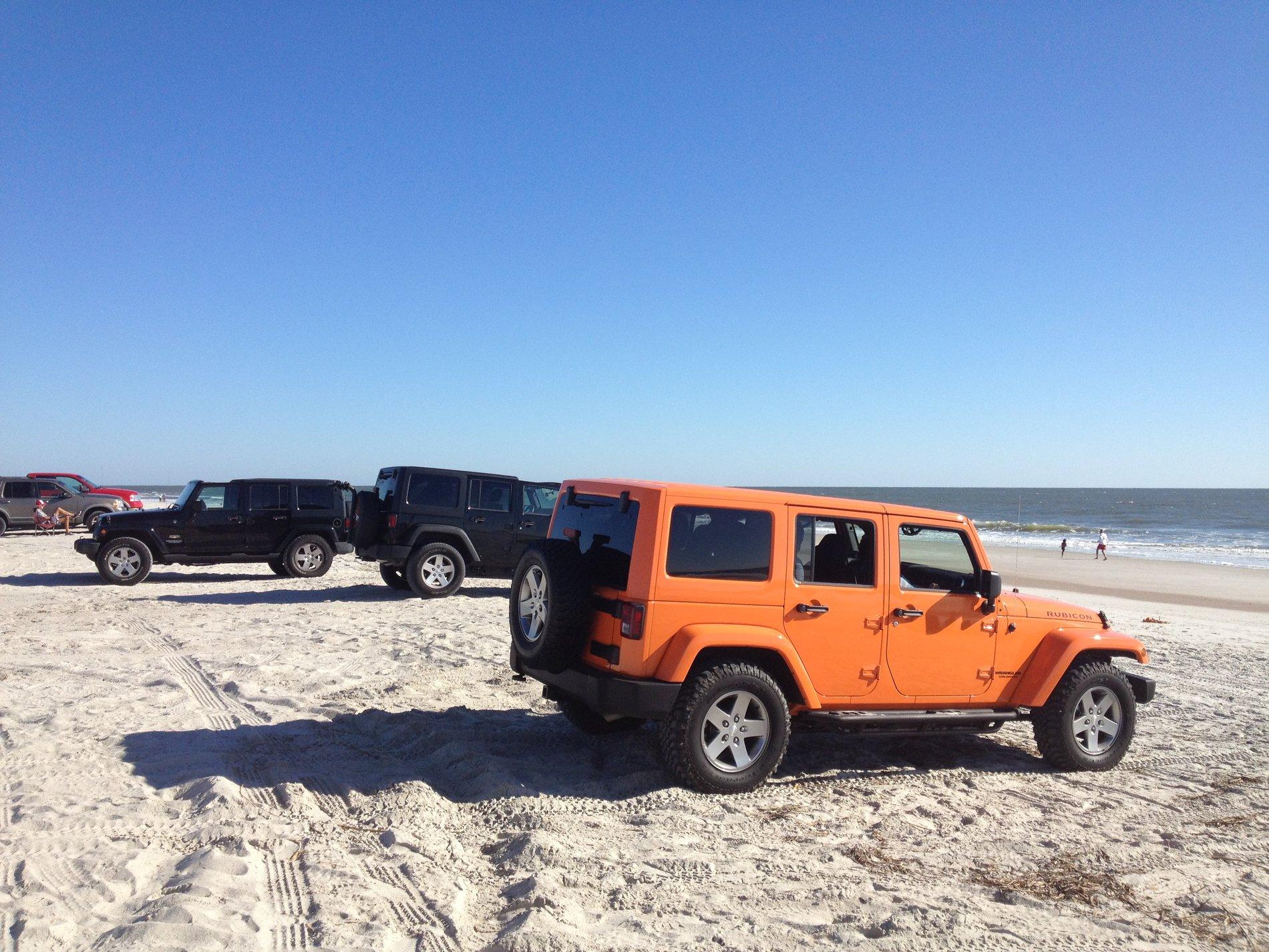 Jeep Wrangler JL Driving on the Beach IMG_0693