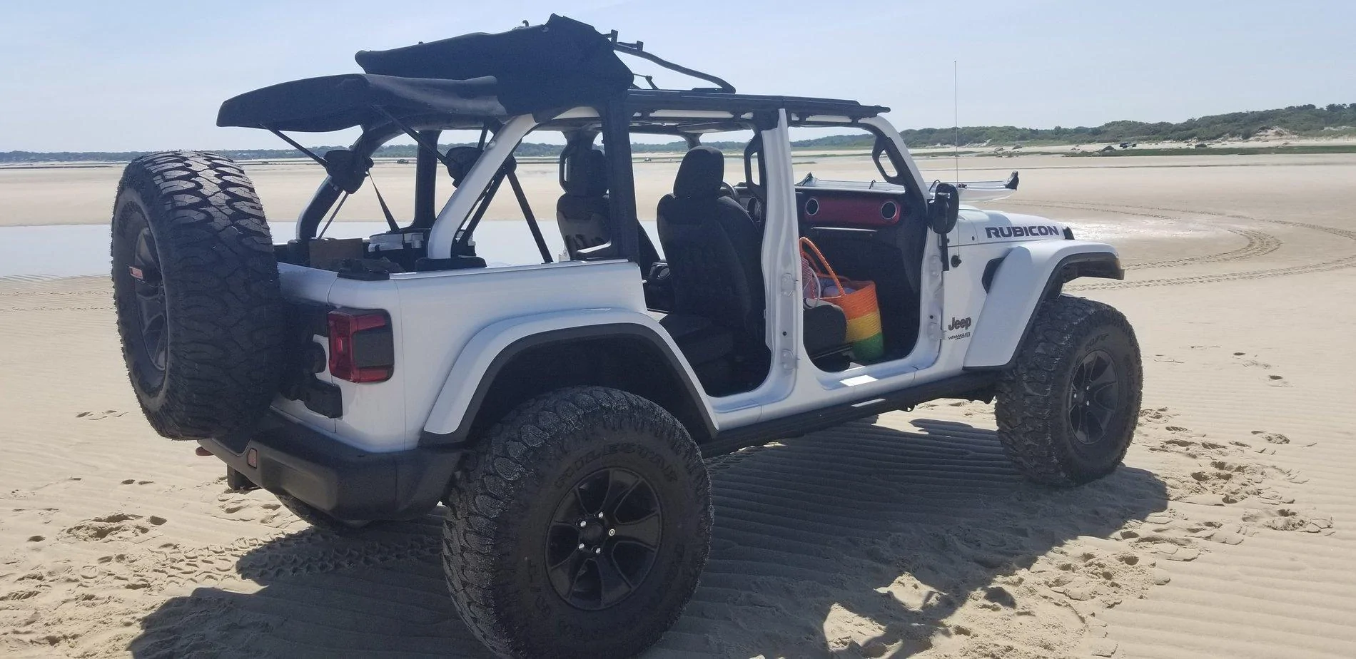 Jeep Wrangler JL Driving on the Beach 20190709_104944