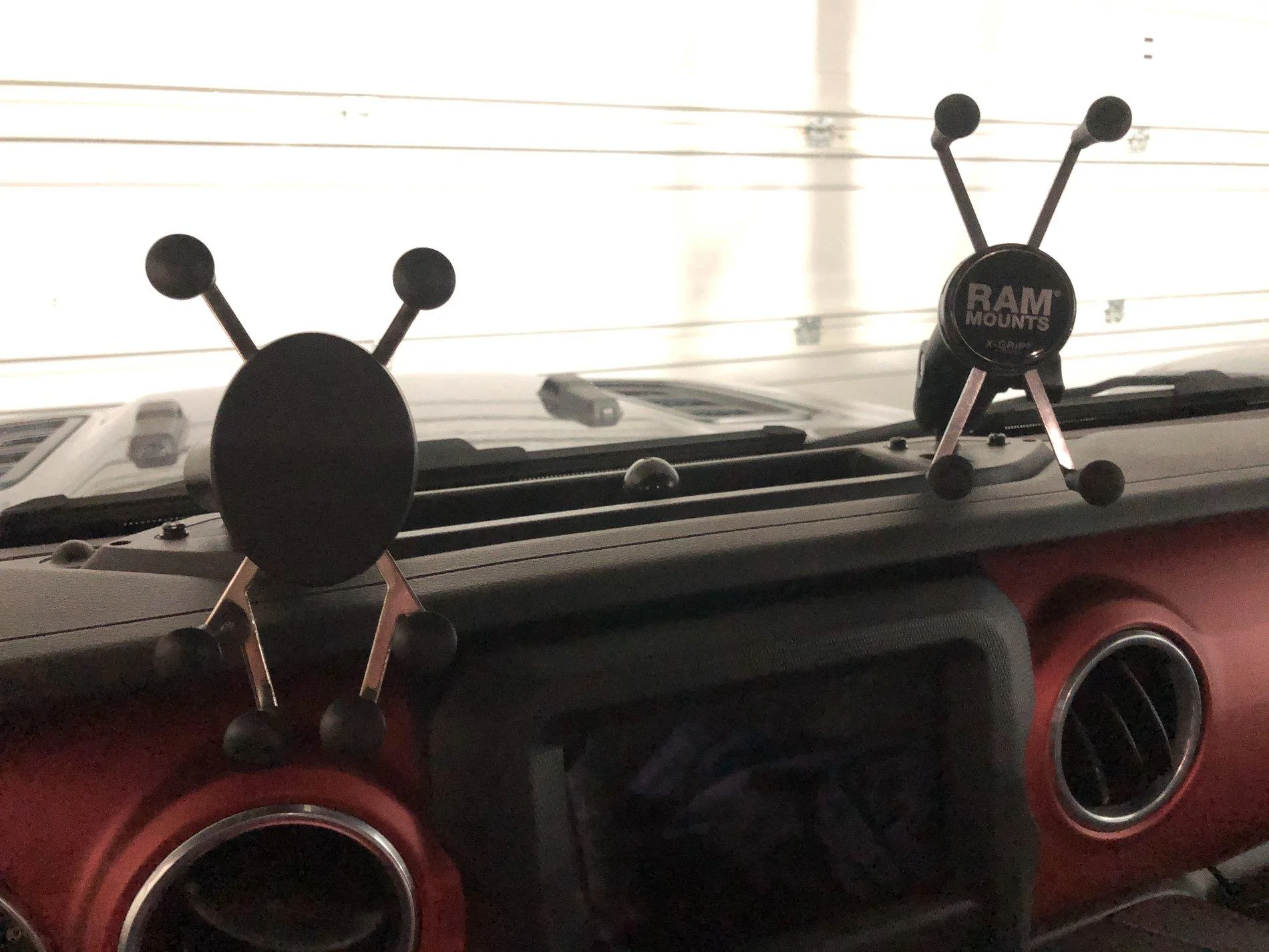 Jeep Wrangler JL Cellphone Holder for JLU Rubicon 9BB00958-3079-4F28-A1BE-B0AD792912A4
