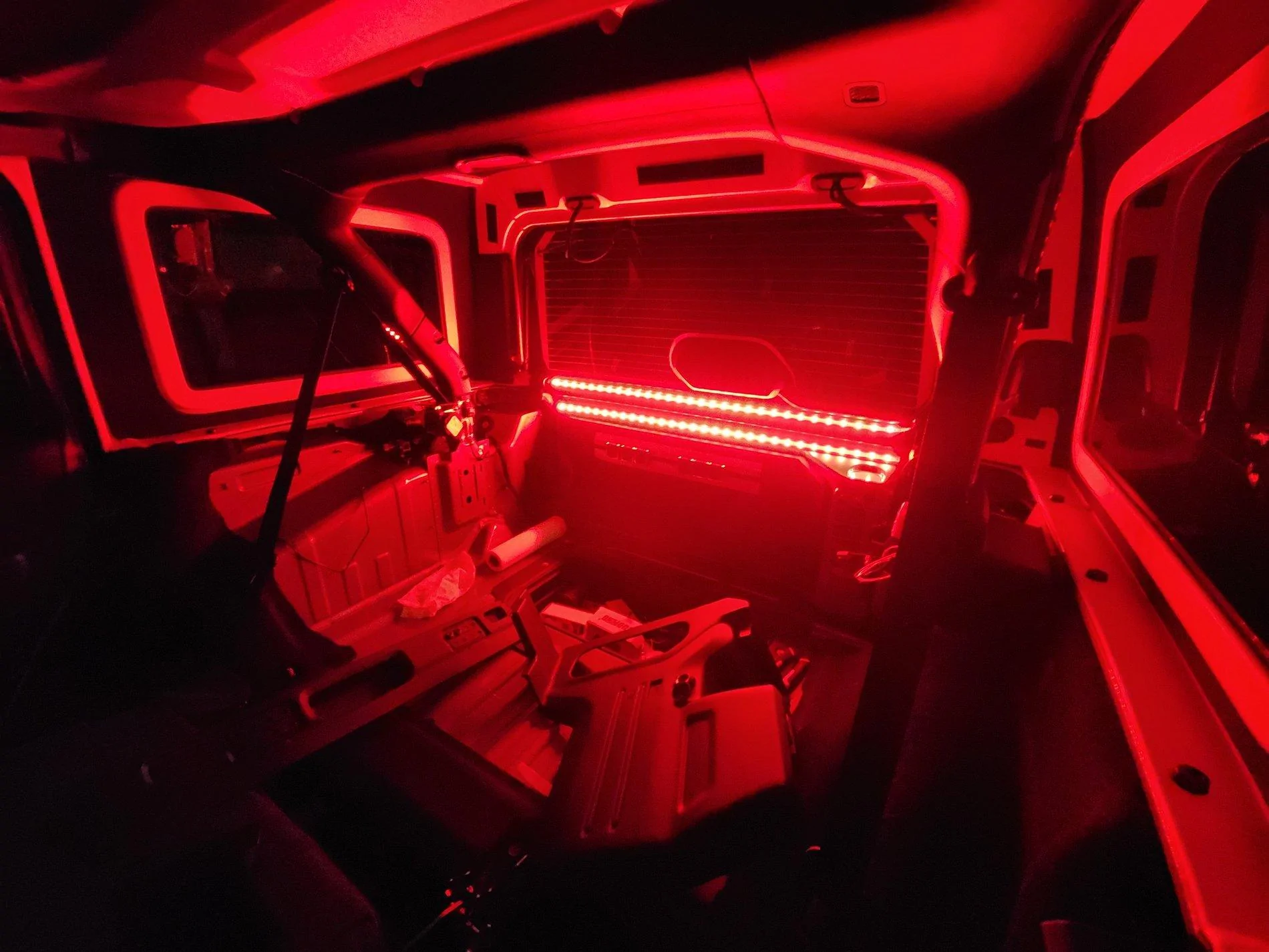 Jeep Wrangler JL DIY: Rear hatch LED light strip 20200105_182930