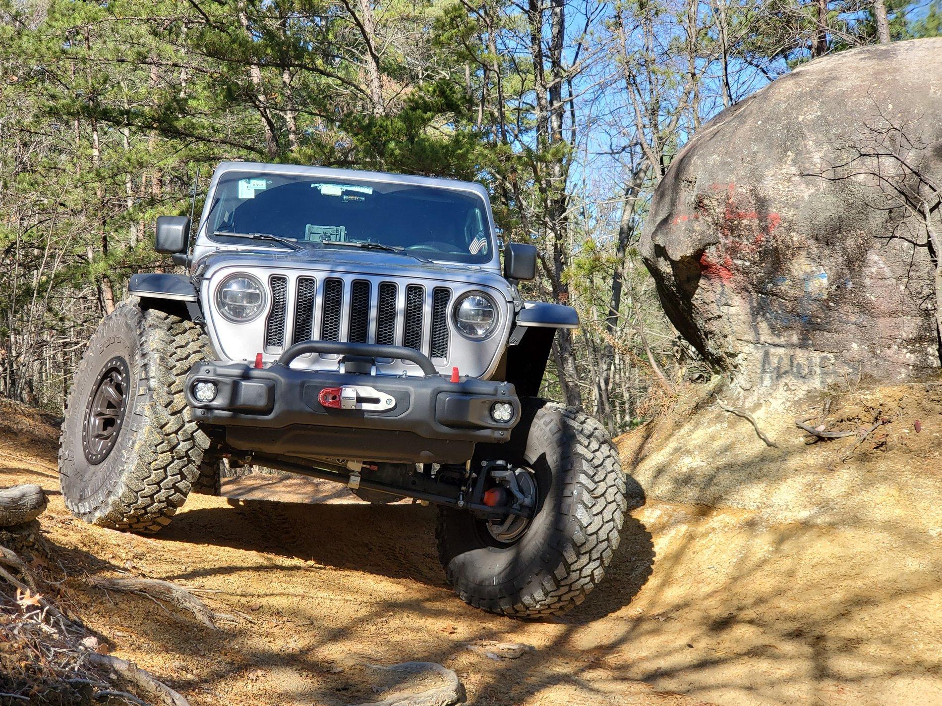 Jeep Wrangler JL Adding an Aftermarket Amp(s) 20191218_120933