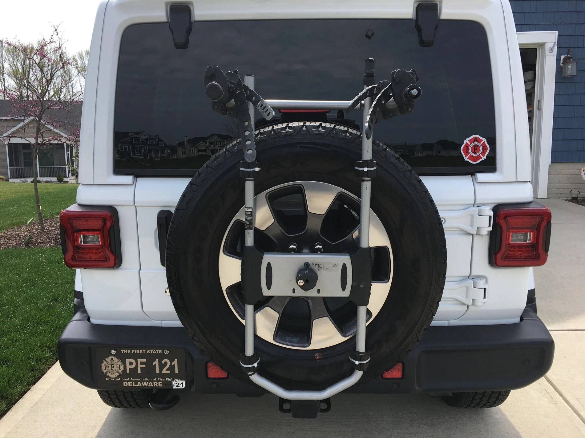 Jeep Wrangler JL Backup camera (spare blocks the view) IMG_7293