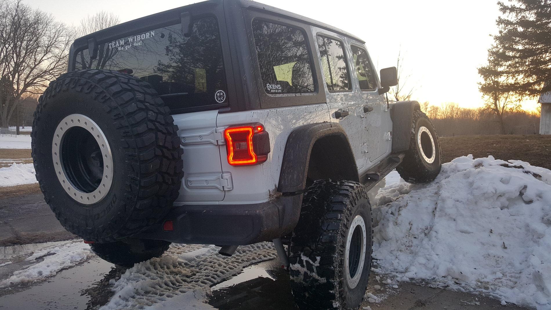 Jeep Wrangler JL Spare tire mount (need advice) 20190308_182233