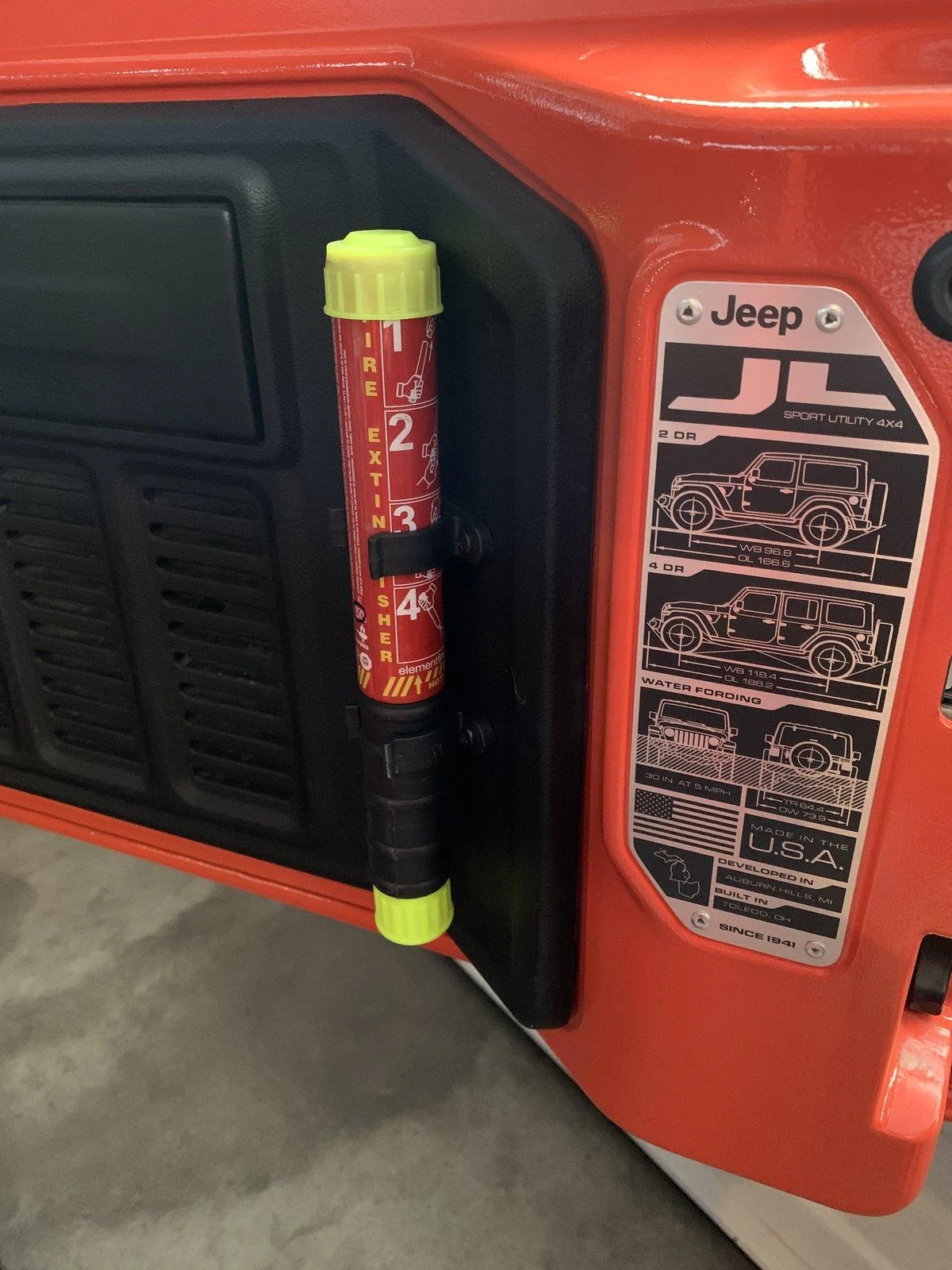 Jeep Wrangler JL Element Fire Extinguisher location and mounting. 08942915-dcbd-411f-ba13-c4301c488016-jpeg
