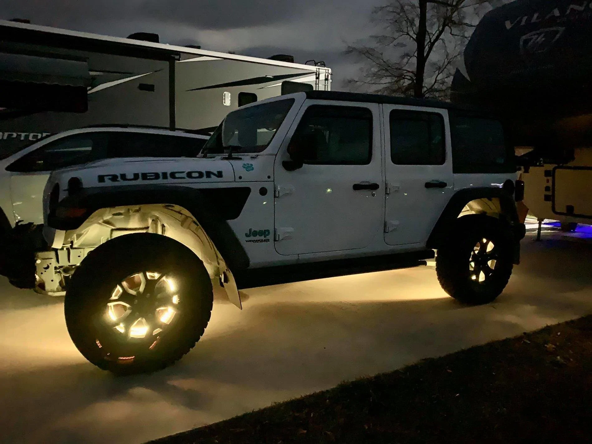 Jeep Wrangler JL ORACLE Lighting LED Illuminated Wheel Rings oracle_wheel_rings_jeep_JK_LED_underbody_yello