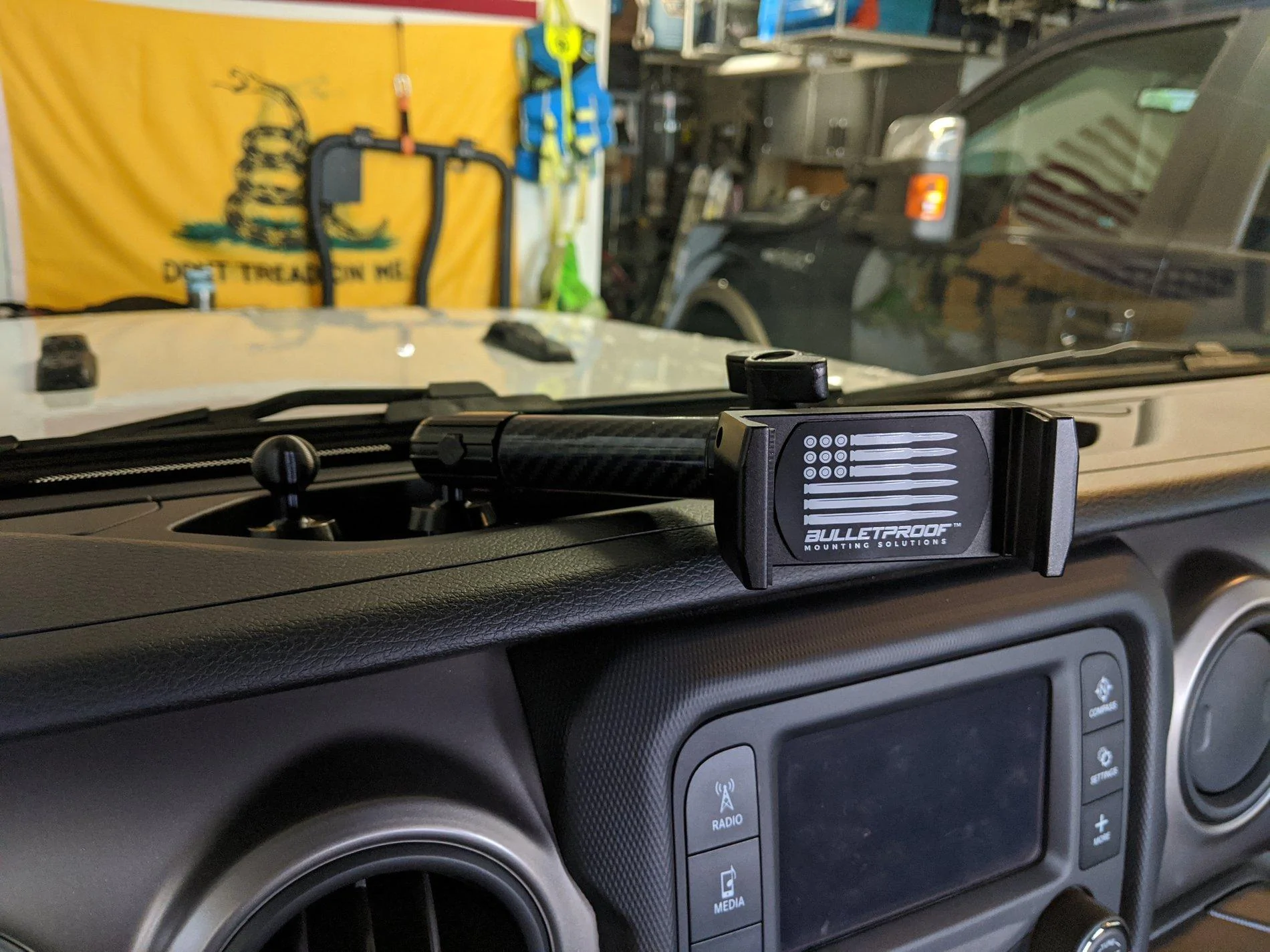 Jeep Wrangler JL USB in dash pocket. IMG_20200111_101824