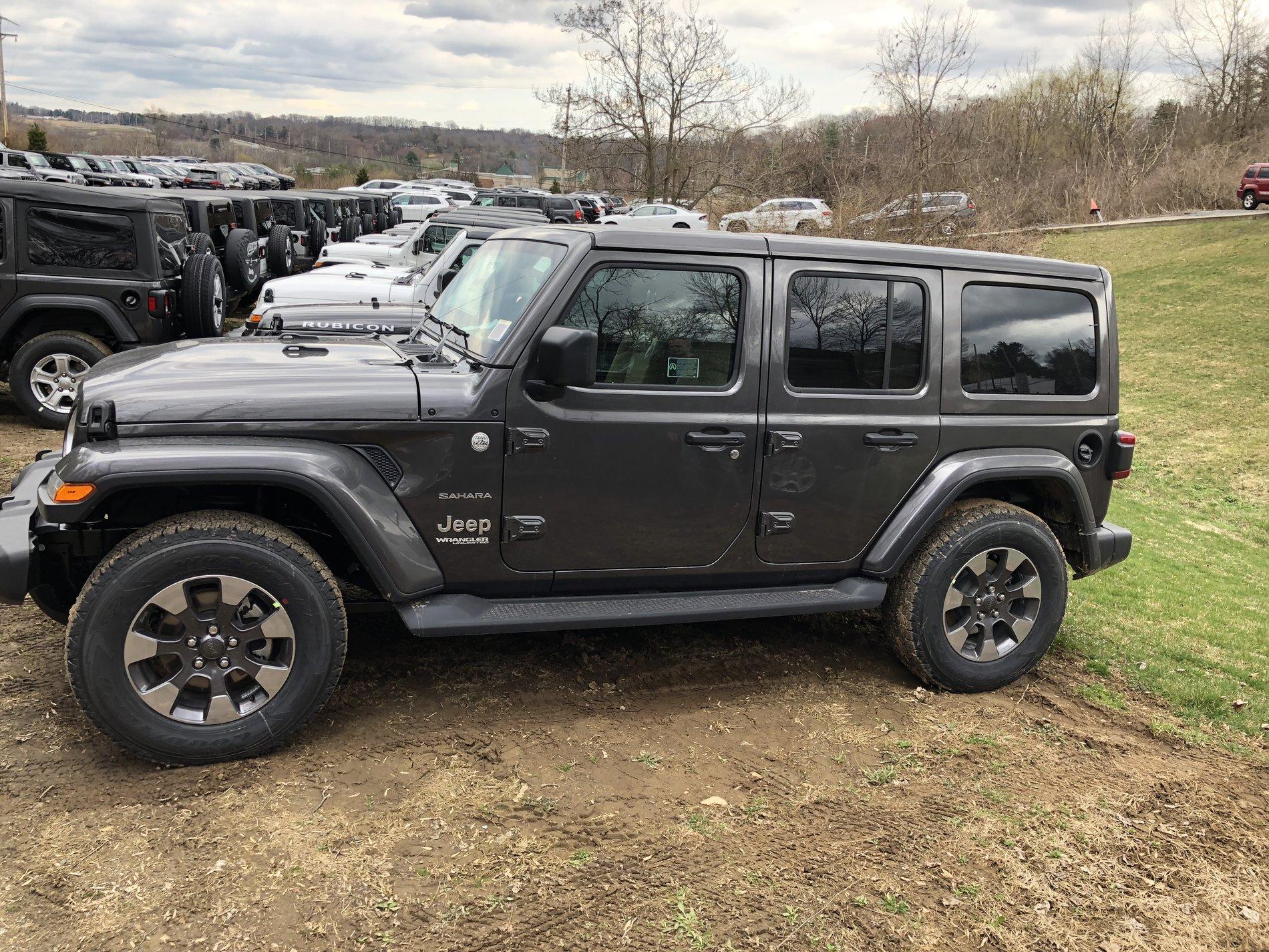 Jeep Wrangler JL GRANITE CRYSTAL METALLIC Wrangler JL Club B1D33464-6A7F-4D08-93A4-013C2DD55051
