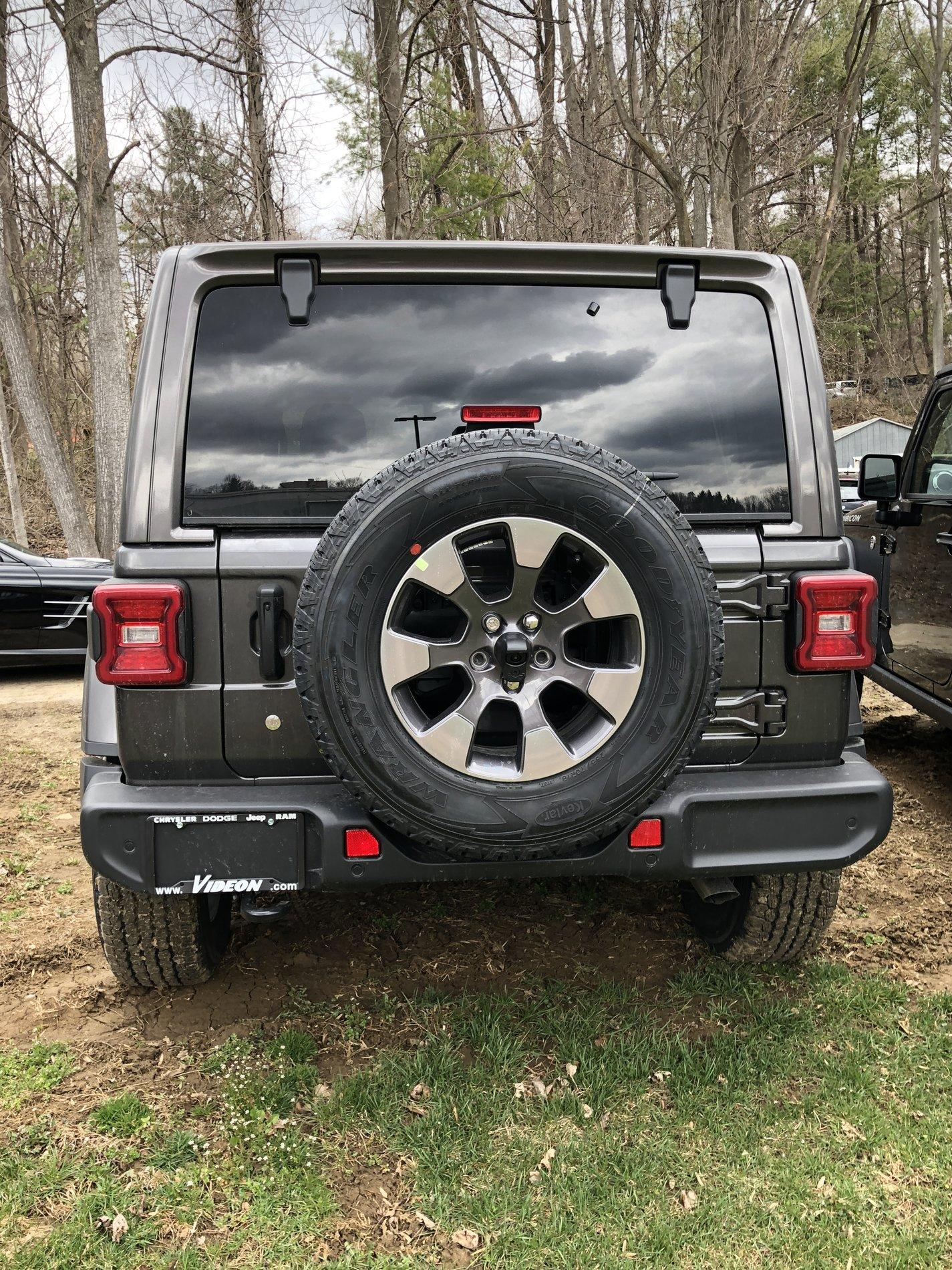 Jeep Wrangler JL GRANITE CRYSTAL METALLIC Wrangler JL Club 50C4BB31-192D-4633-AF12-962C32CC4389