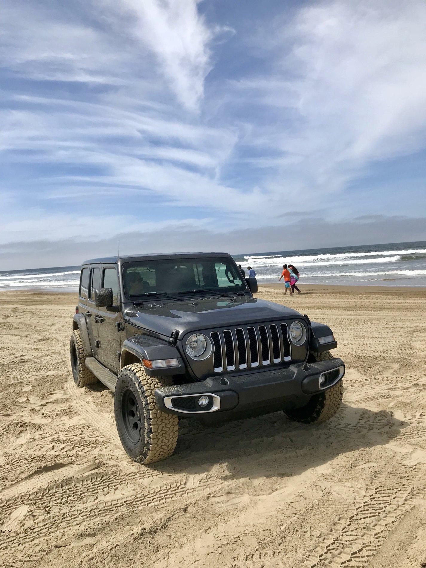 Jeep Wrangler JL GRANITE CRYSTAL METALLIC Wrangler JL Club D89EFCCA-52CA-4A79-8FC1-91AE373DD9DB