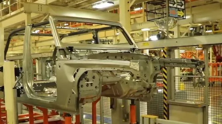 Jeep Wrangler JL Body Removal off Frame jeep body