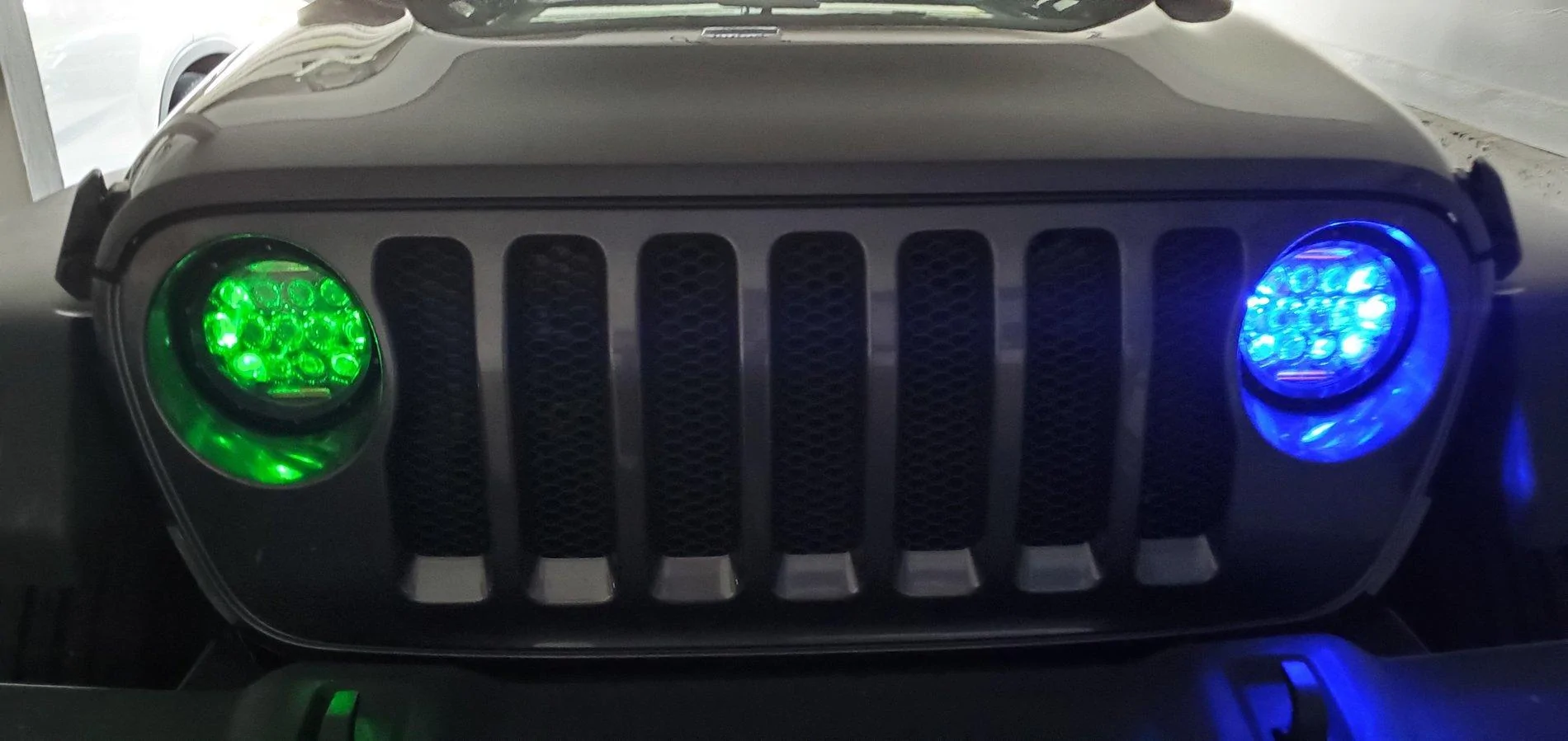 Jeep Wrangler JL Quake LED RGB Headlights 20190821_200605