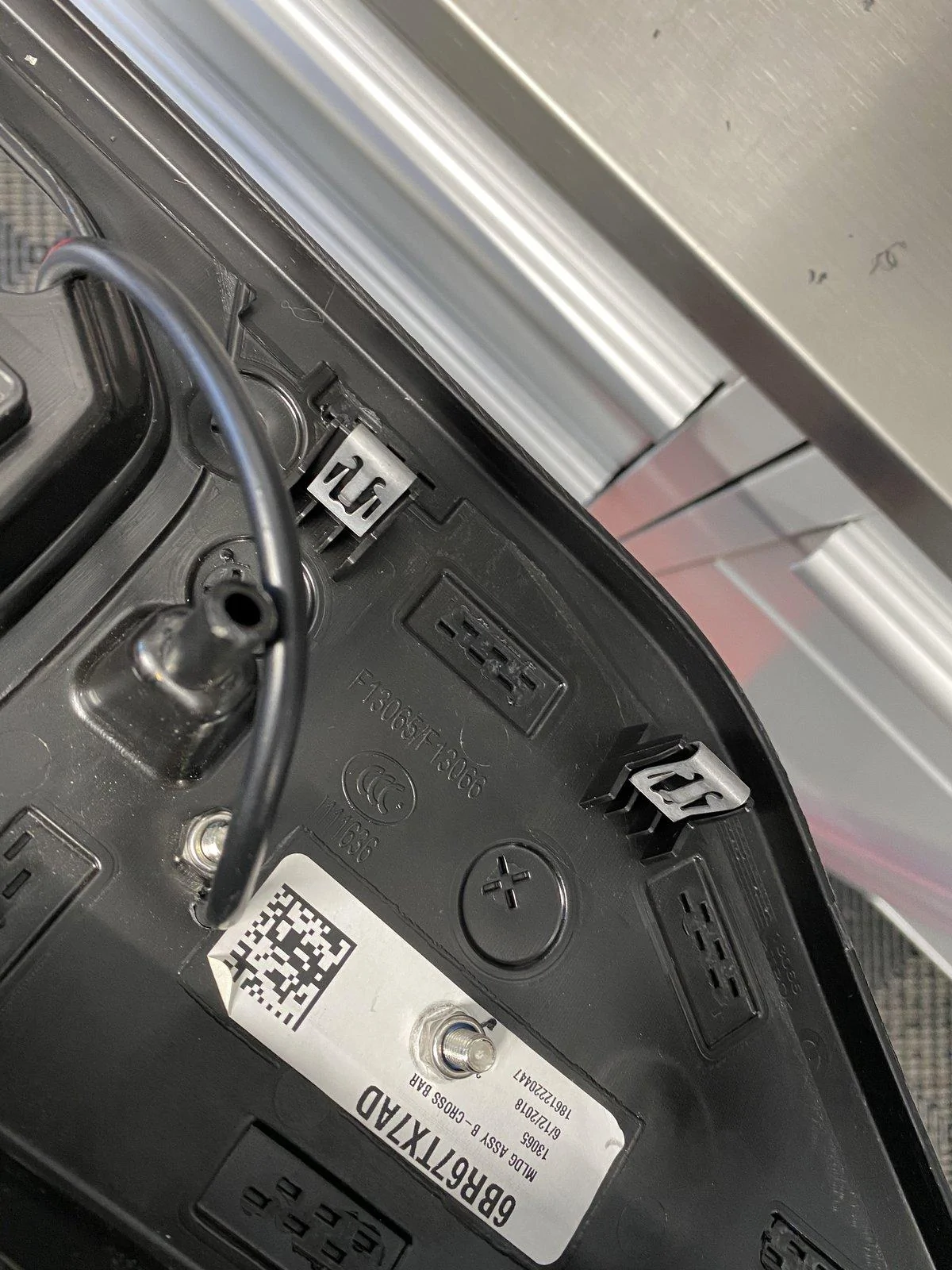 Jeep Wrangler JL Remove sound bar center section - help B17C3F50-34AA-4960-977A-0EC2A76B38CD