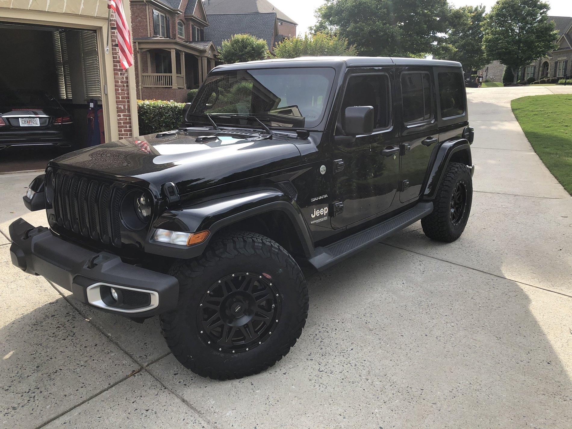 Jeep Wrangler JL Sahara Grill Swap 118F9647-F278-48F2-A49F-0BDFD5884C9C