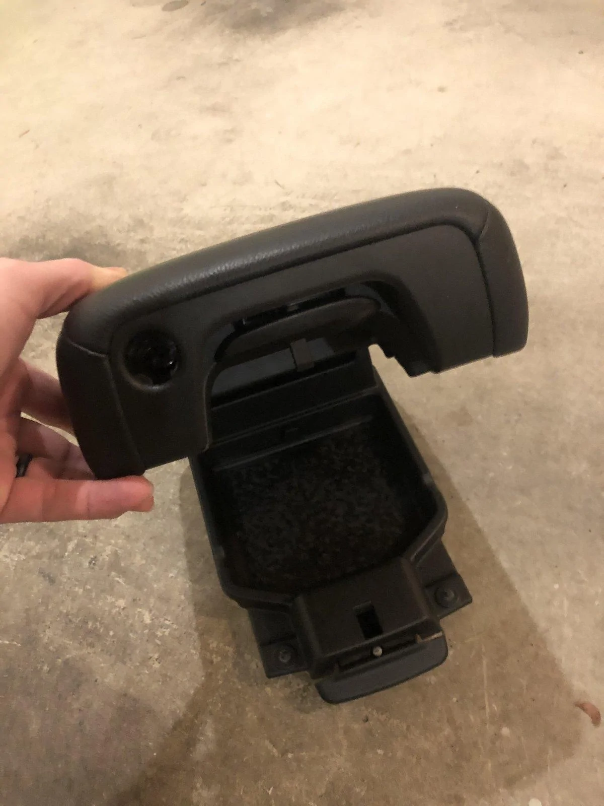 Jeep Wrangler JL Heated steering wheel, airbag, armrest 800EDD0B-2A7C-4752-AB0B-D95A5AFE32C9
