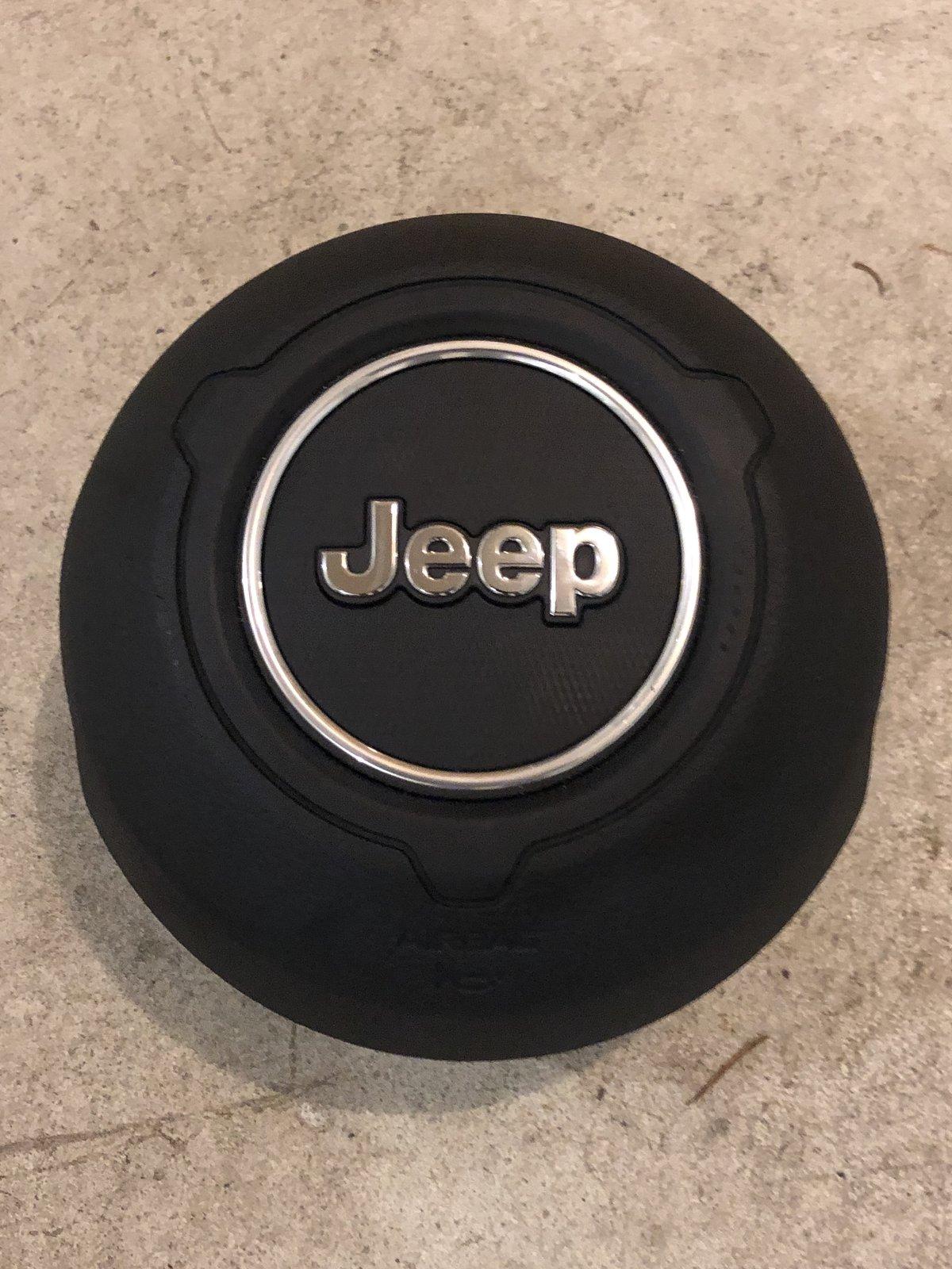 Jeep Wrangler JL Heated steering wheel, airbag, armrest 82EFA127-6367-4572-BD99-6134AE3C23A0
