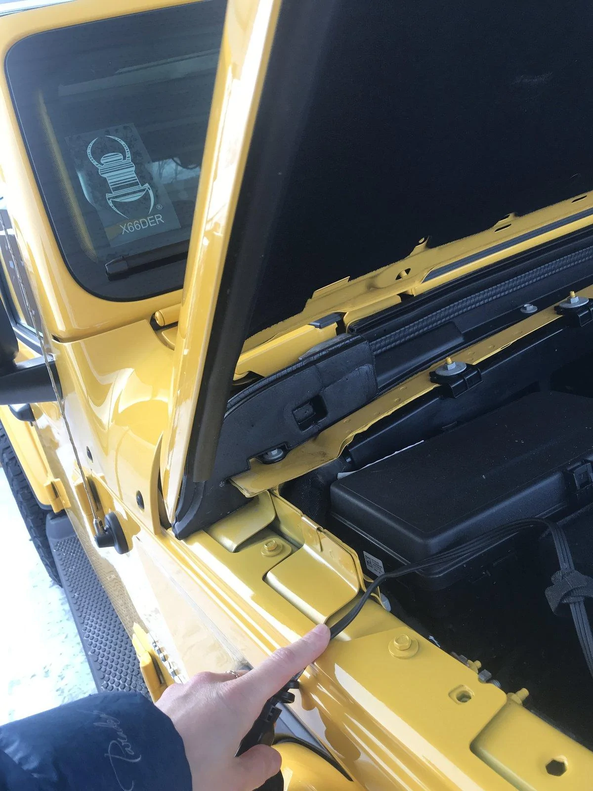 Jeep Wrangler JL Best engine block heater cord placement IMG_3614