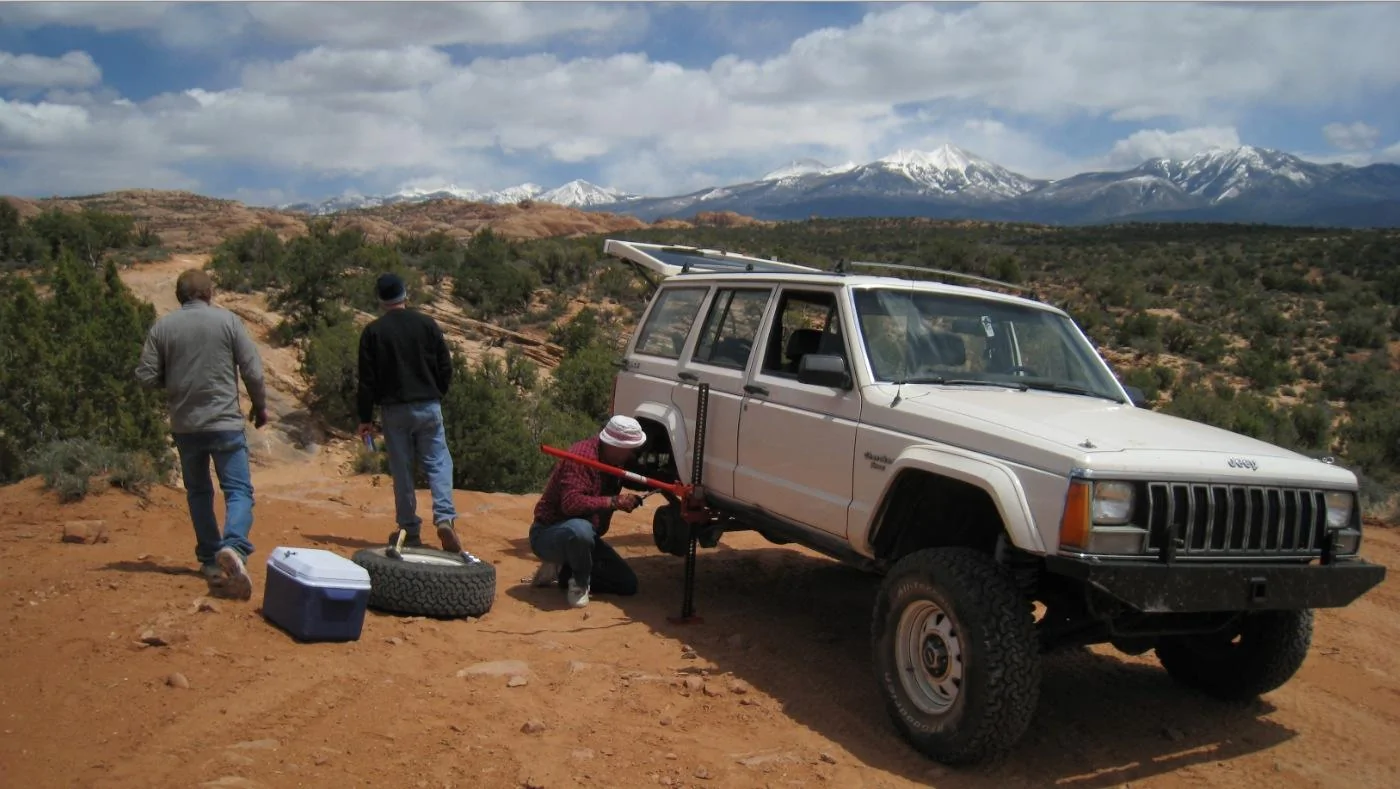 Jeep Wrangler JL Mistaken for a Jeeper. What'sthatnoise?
