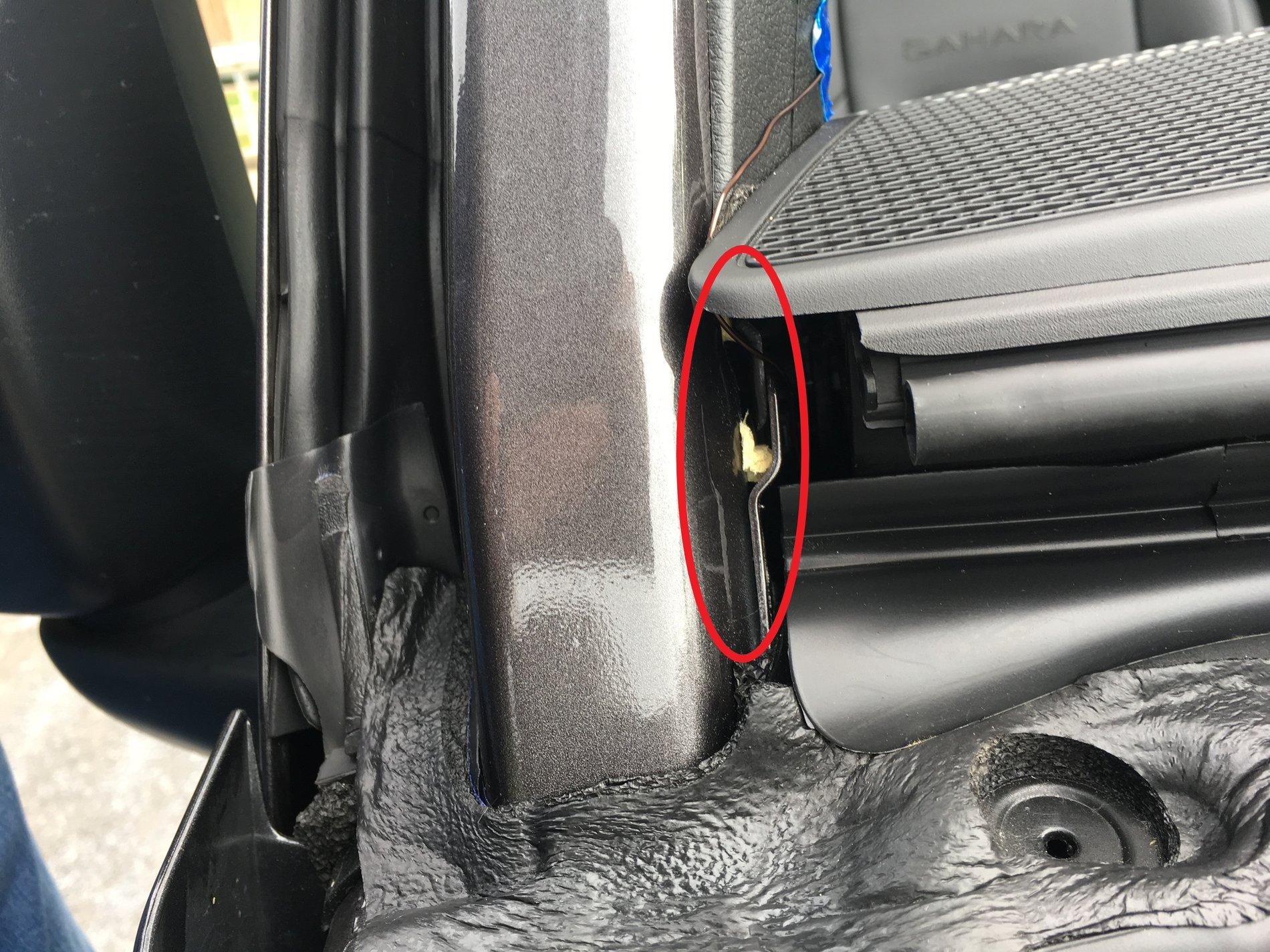 Jeep Wrangler JL Question regarding the Windsheld defrost wire routing 1