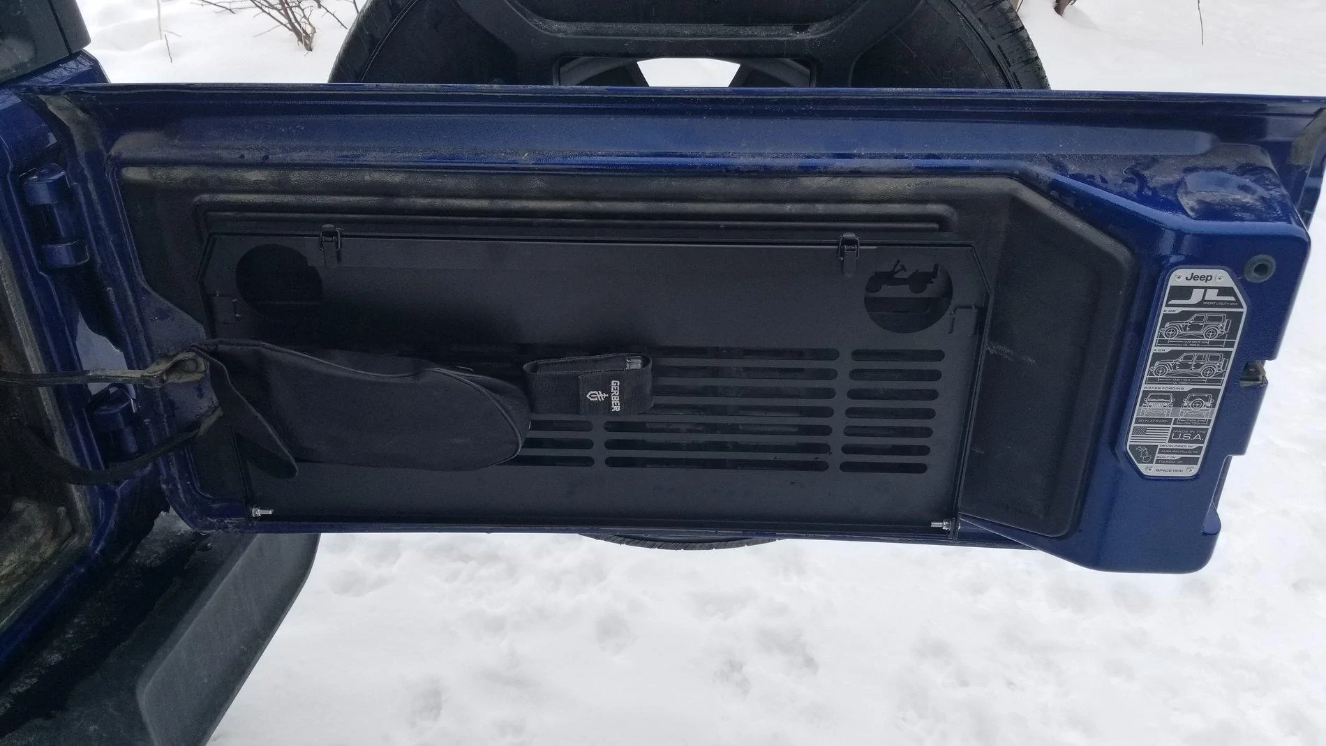 Jeep Wrangler JL What Tailgate Table do you run? 20200124_131806