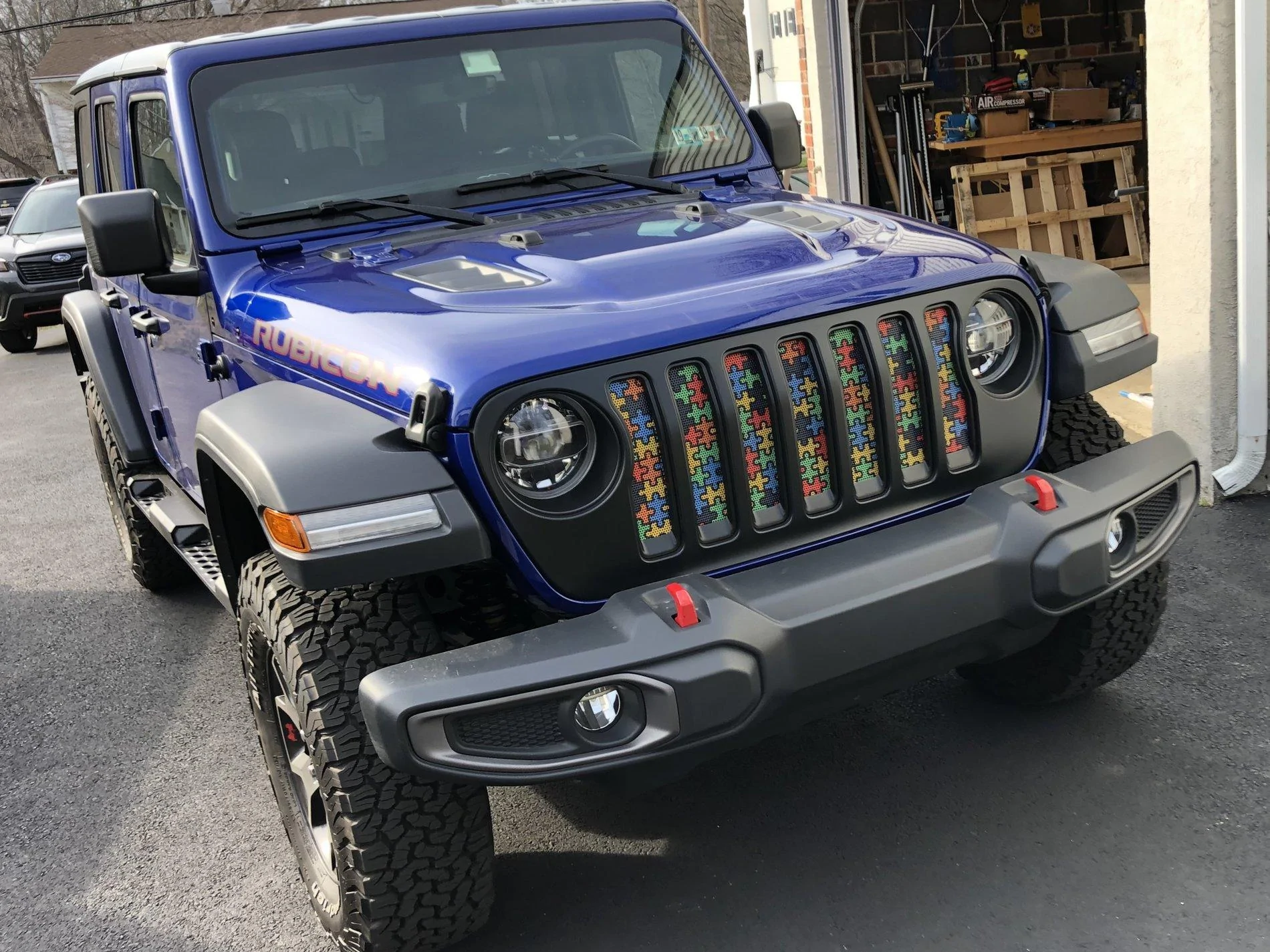 Jeep Wrangler JL Mopar satin black grille 410FC34E-B47E-4172-95D1-7D268B579B7D