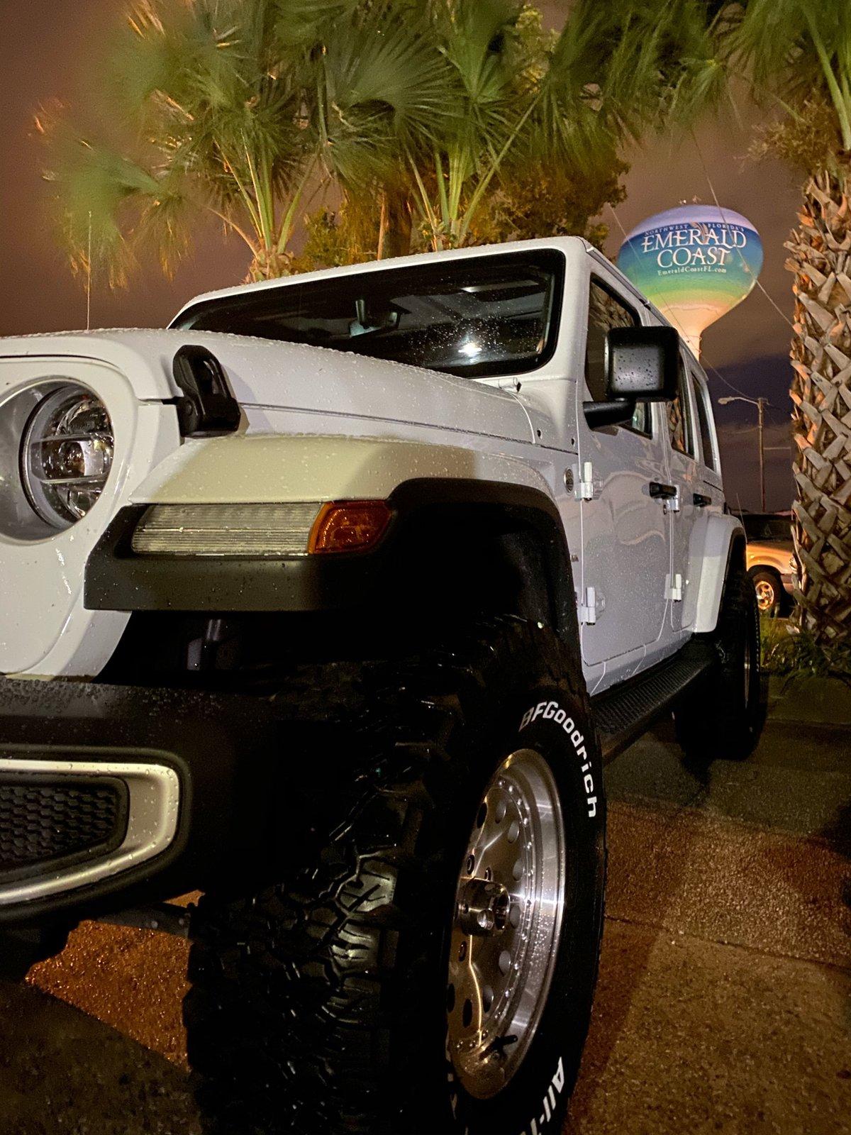 Jeep Wrangler JL white walls in or out?? DDB460C6-A5C8-47A5-9905-6B3D56B26058